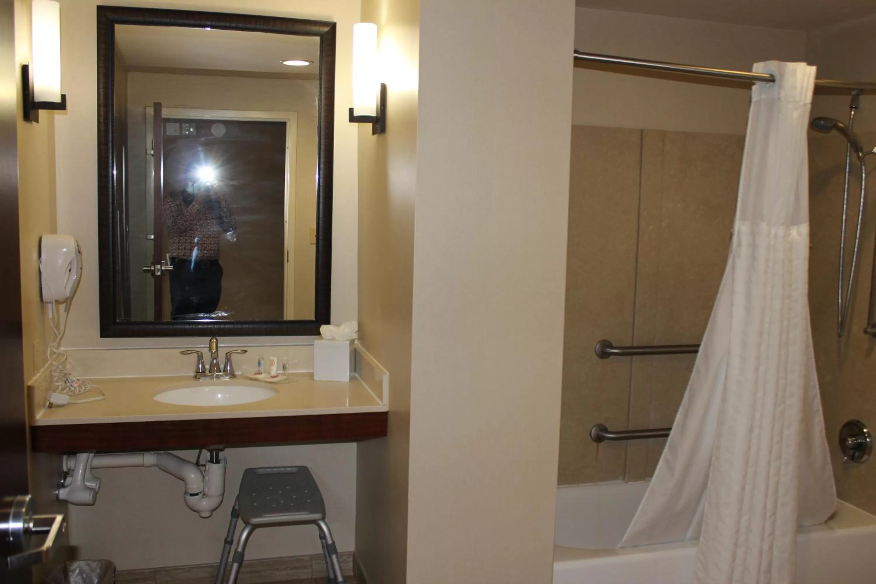 Bathroom in Comfort Suites Huntersville near Lake Norman