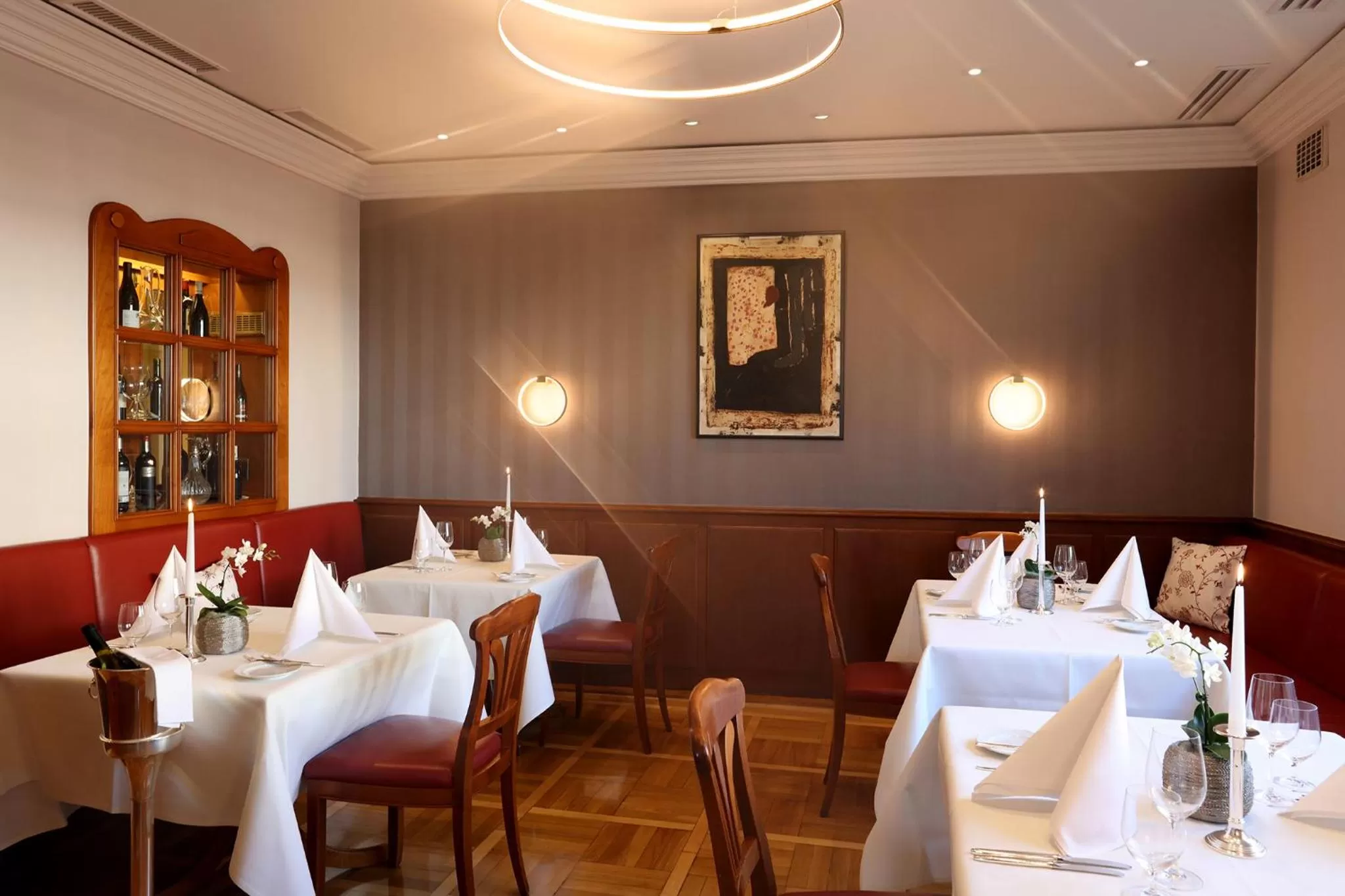 Restaurant/places to eat in Hotel Warteck
