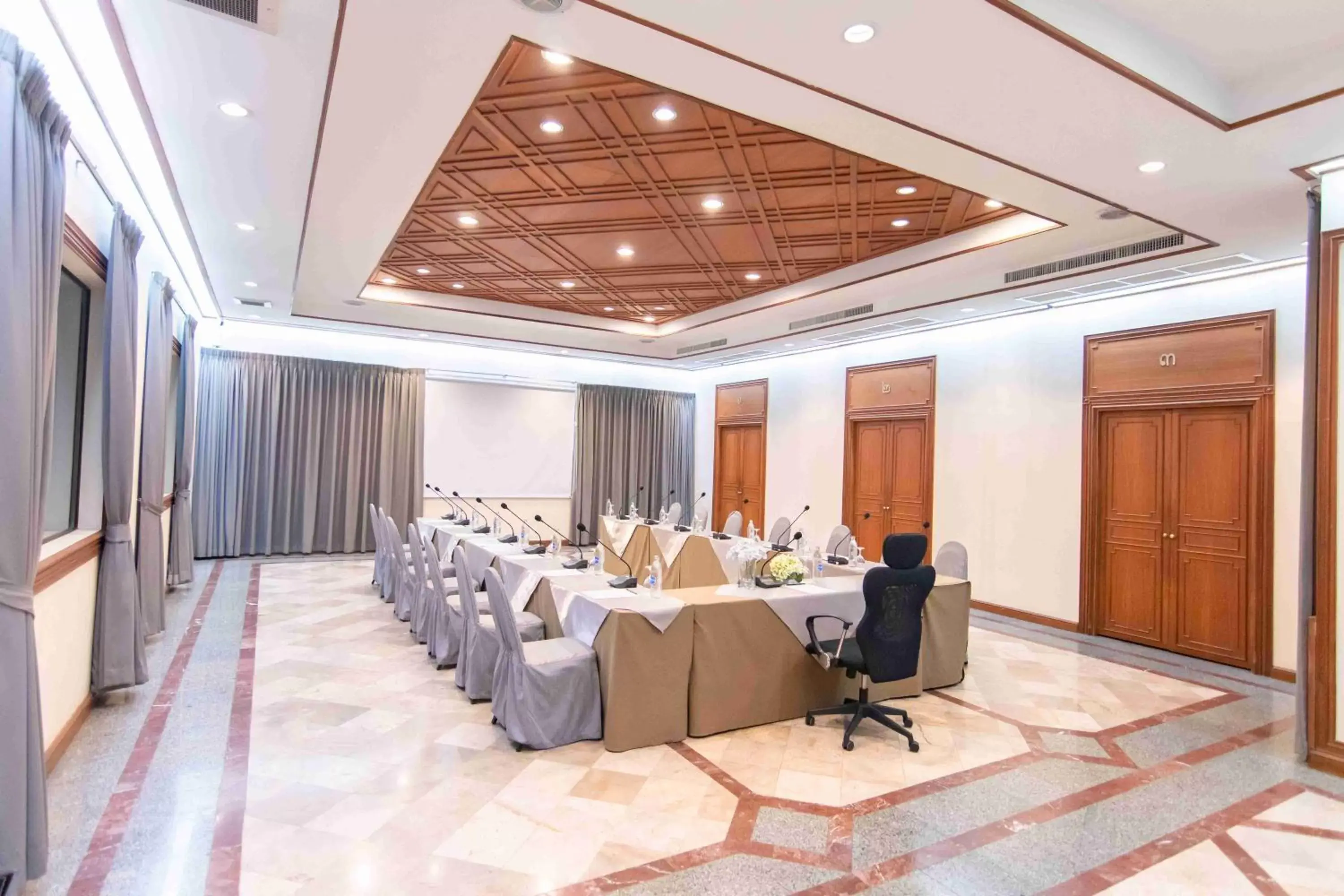 Meeting/conference room in Tohsang Heritage Ubon Ratchathani Hotel