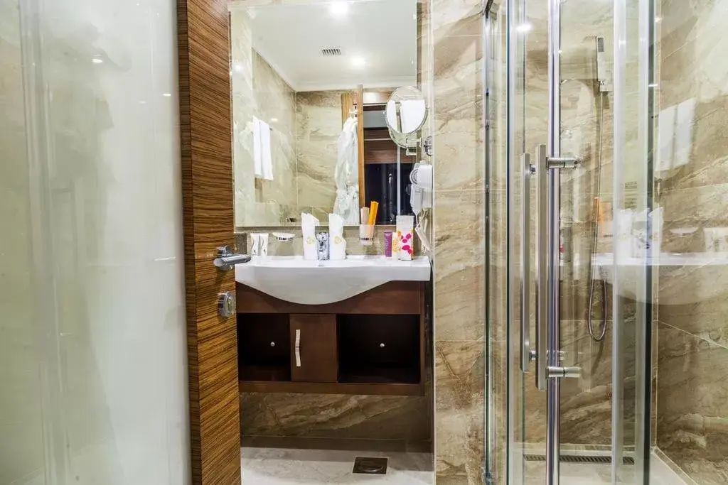Bathroom in Harir Palace Hotel