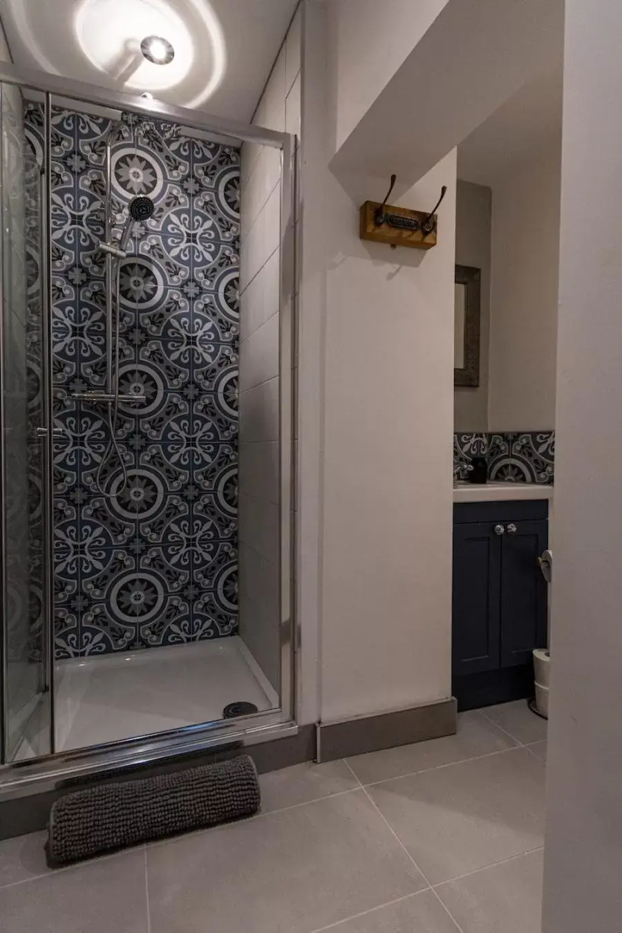 Shower, Bathroom in The Clockhouse Bewdley