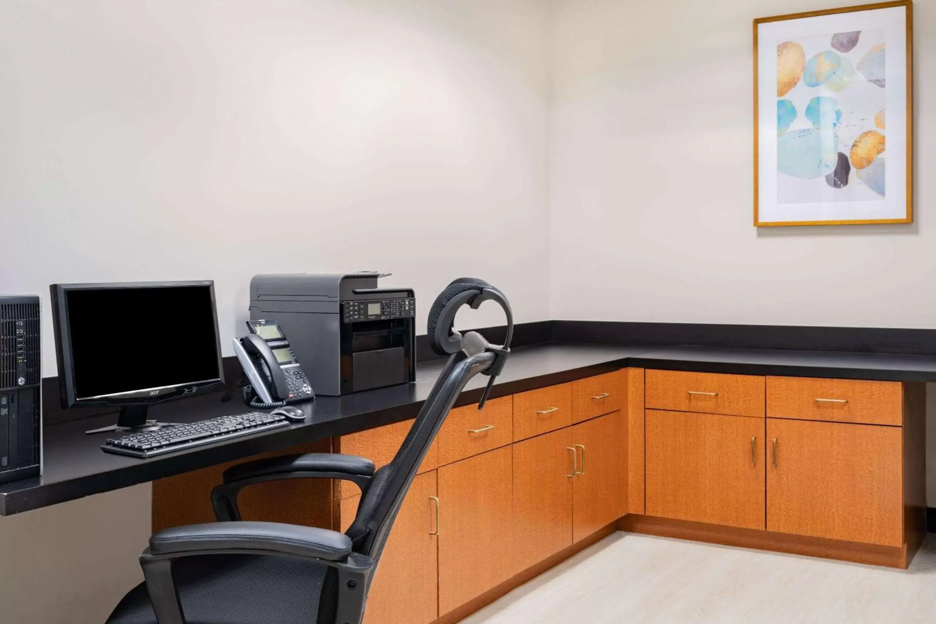 Business facilities in Wingate by Wyndham Atlanta-Duluth