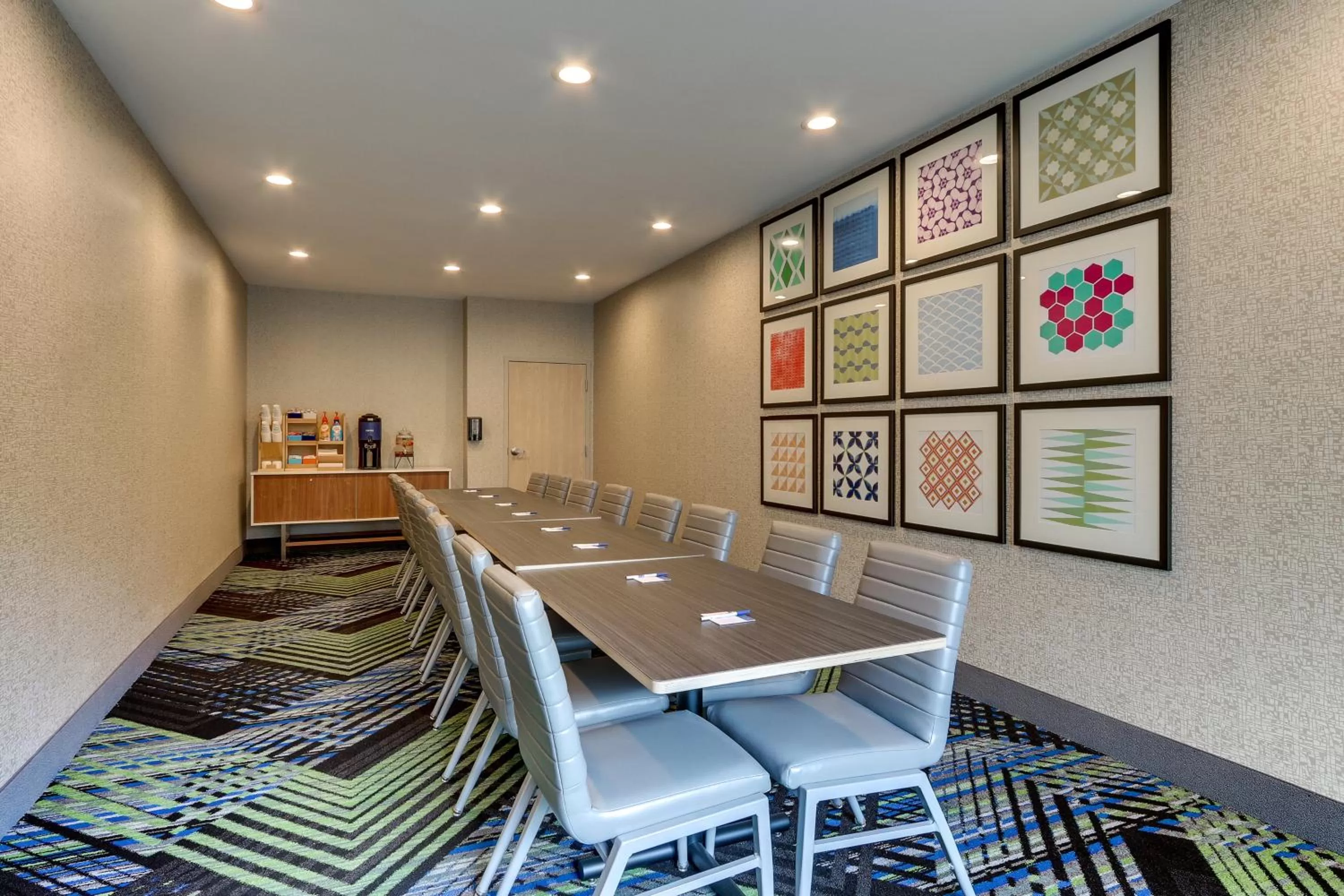 Meeting/conference room in Holiday Inn Express Hotel & Suites Corbin, an IHG Hotel