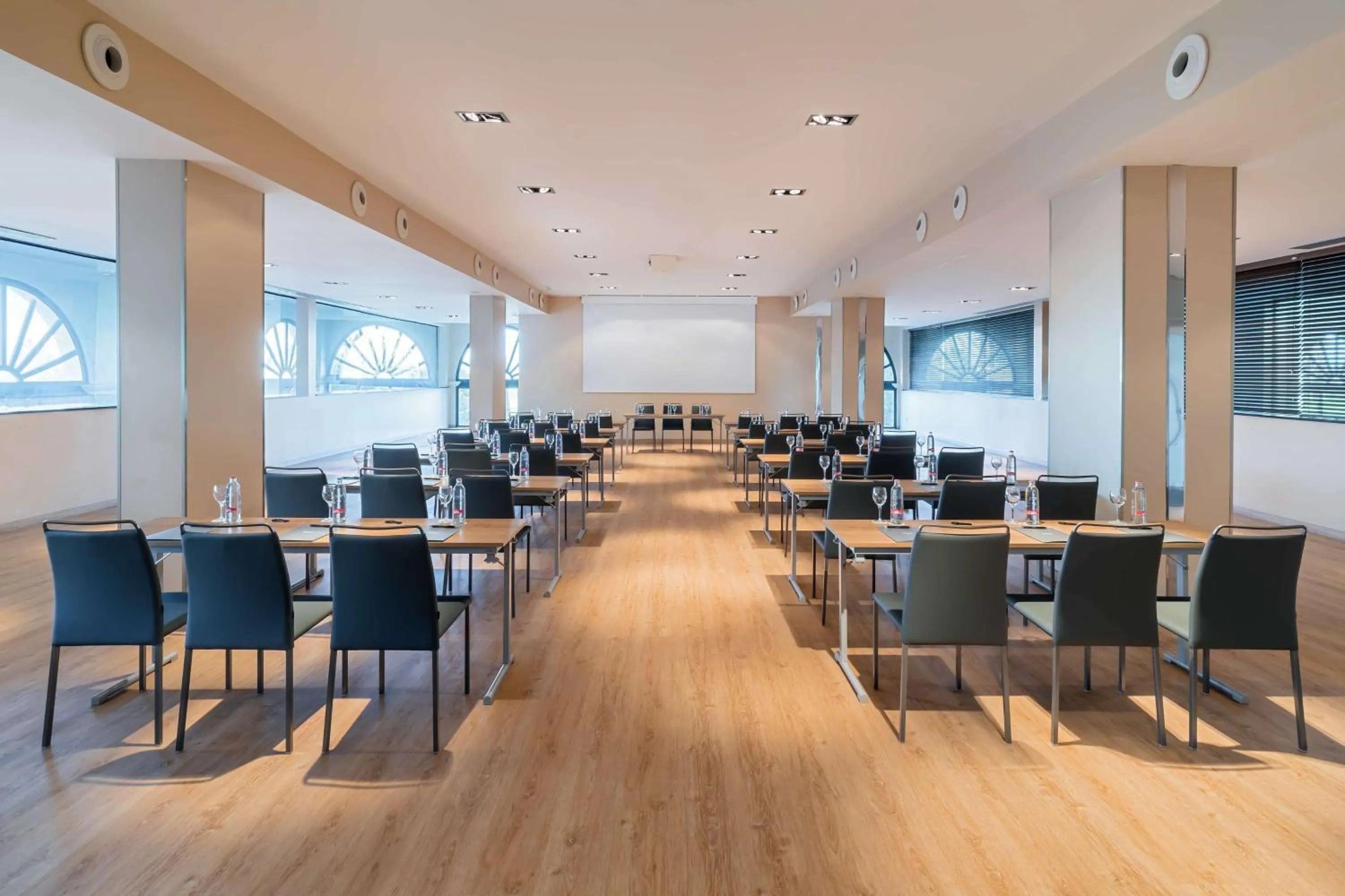 Meeting/conference room in Barceló Costa Ballena Golf & Spa