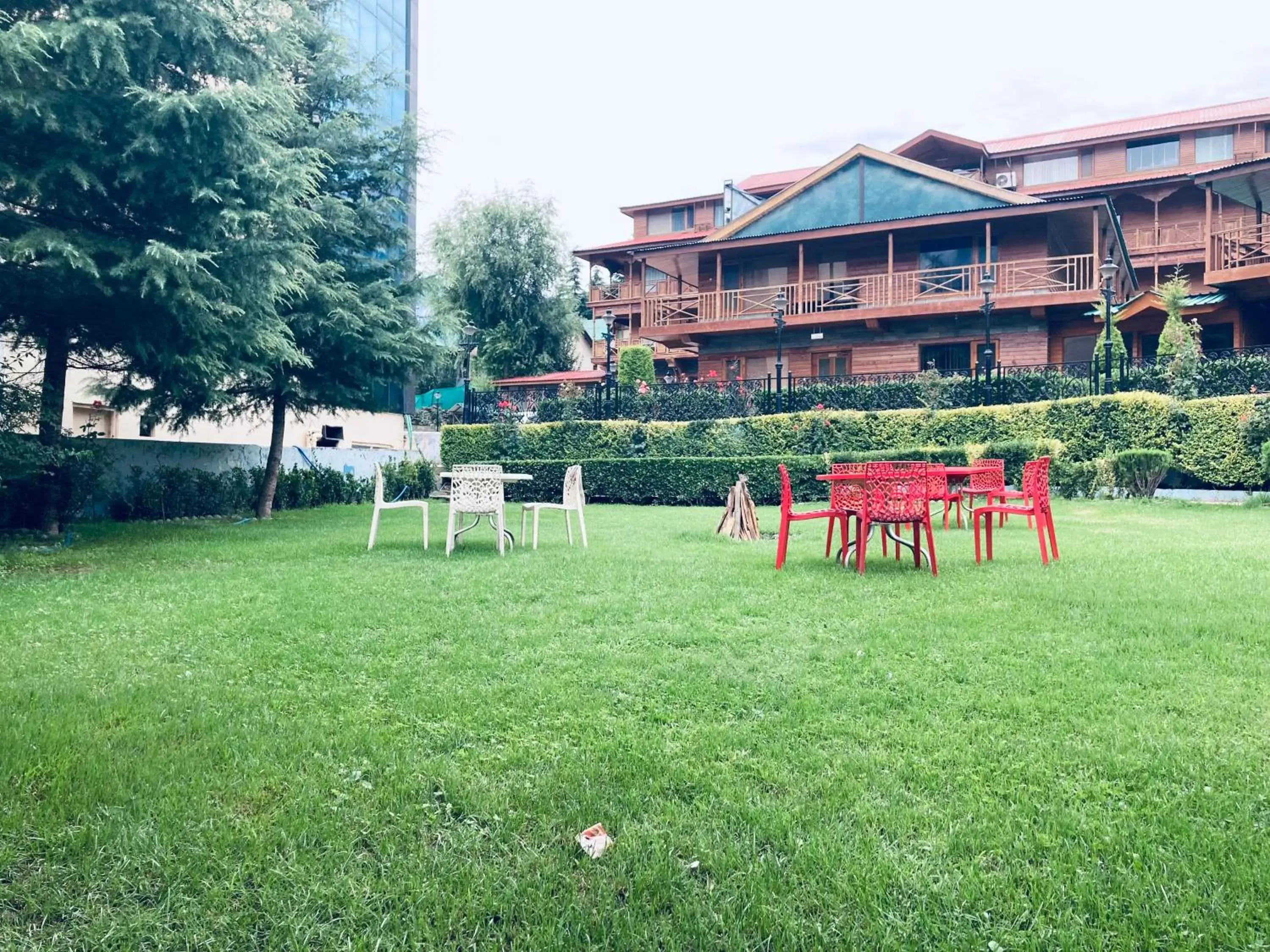 Property Building in Dafodil INN - A Four star Luxury hotel, Manali Property Building in Dafodil INN - A Four star Luxury hotel, Manali