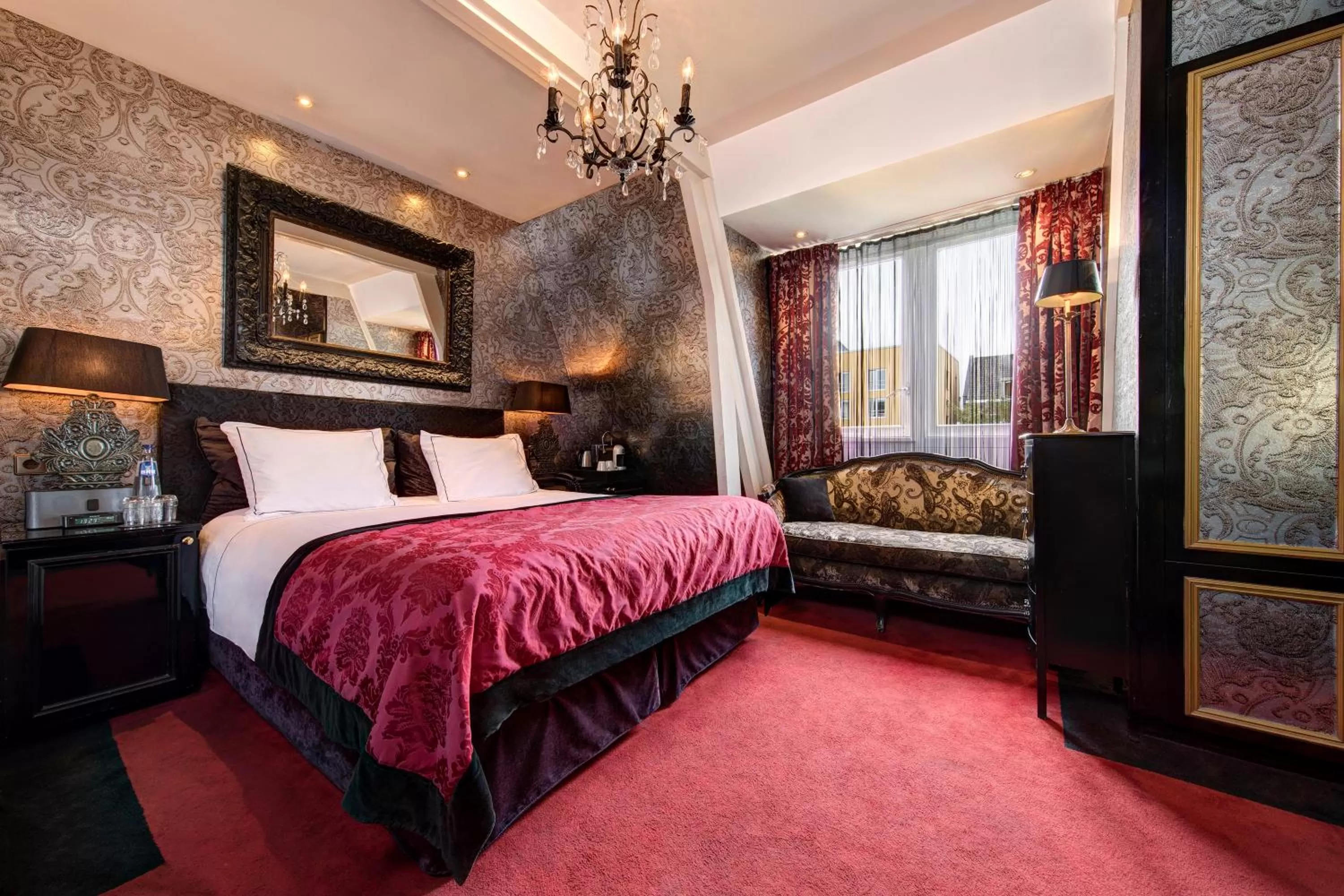 Deluxe Room with Garden View in The Pavilions Amsterdam, The Toren