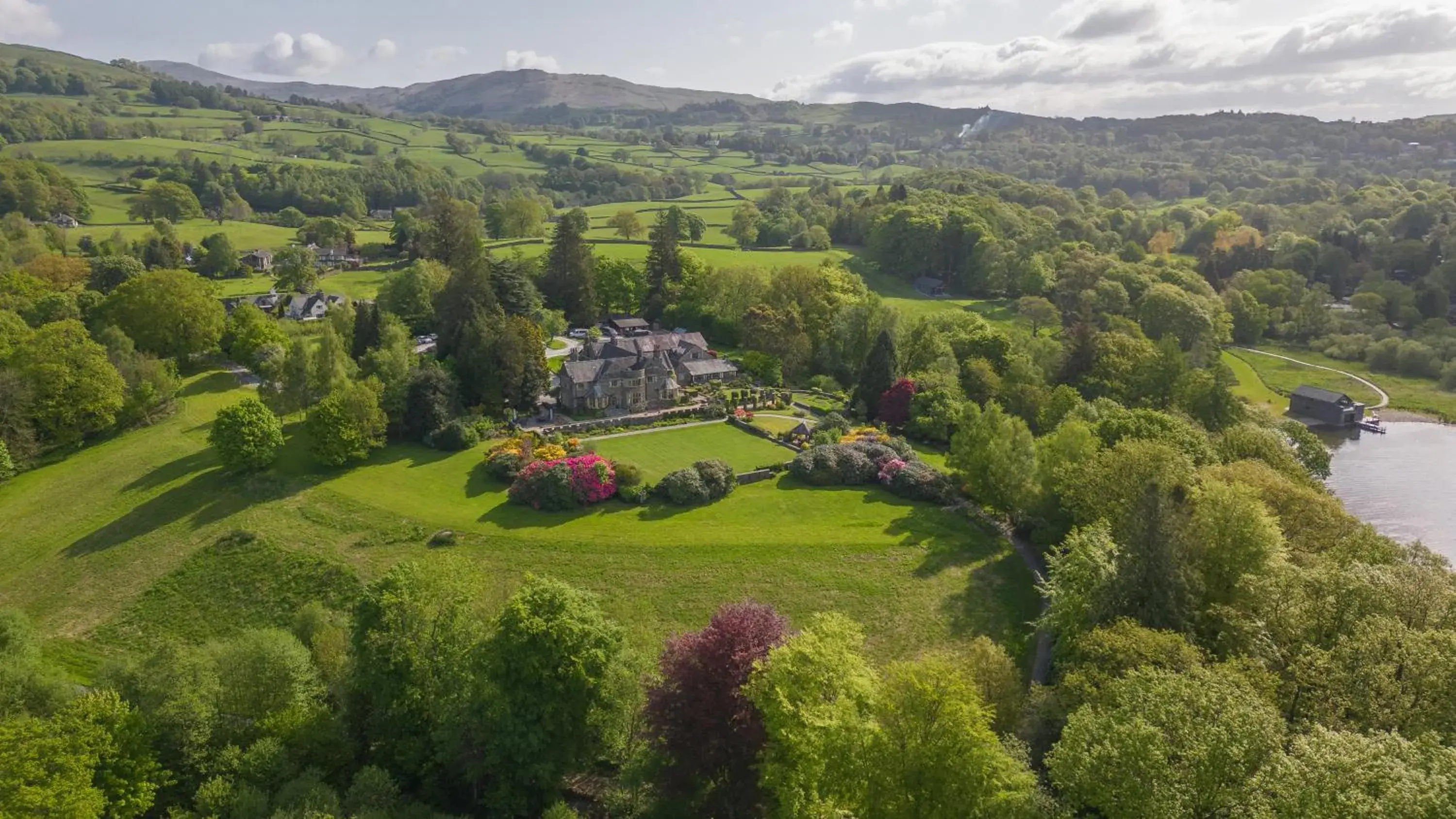 View (from property/room), Bird's-eye View in Cragwood Country House Hotel