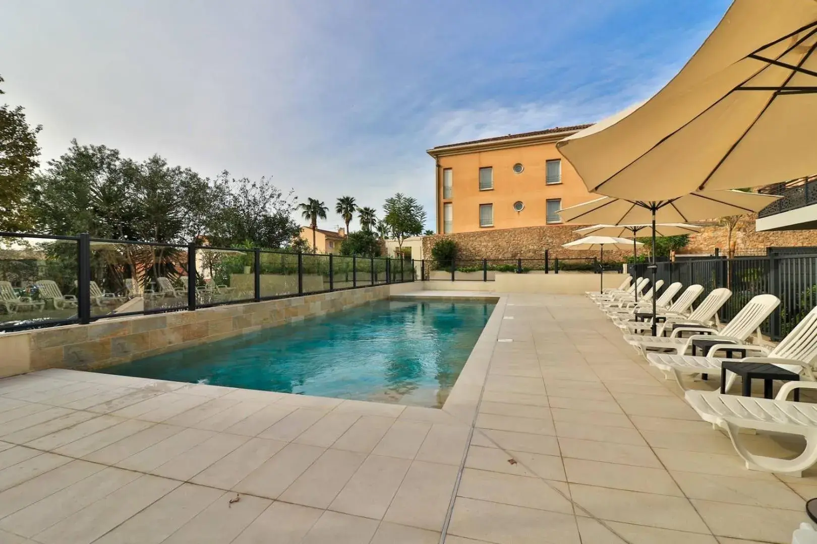 Swimming Pool in Best Western Plus Soleil et Jardin