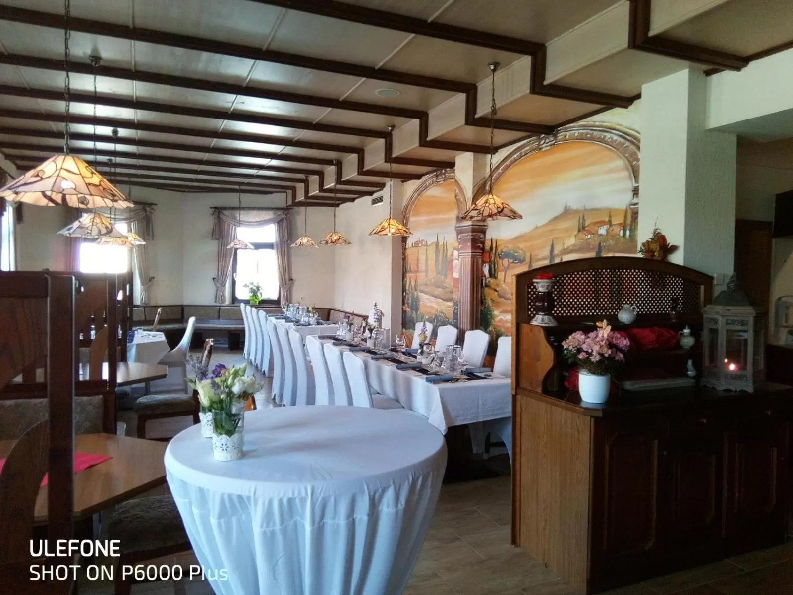 Restaurant/places to eat in Hotel Carola