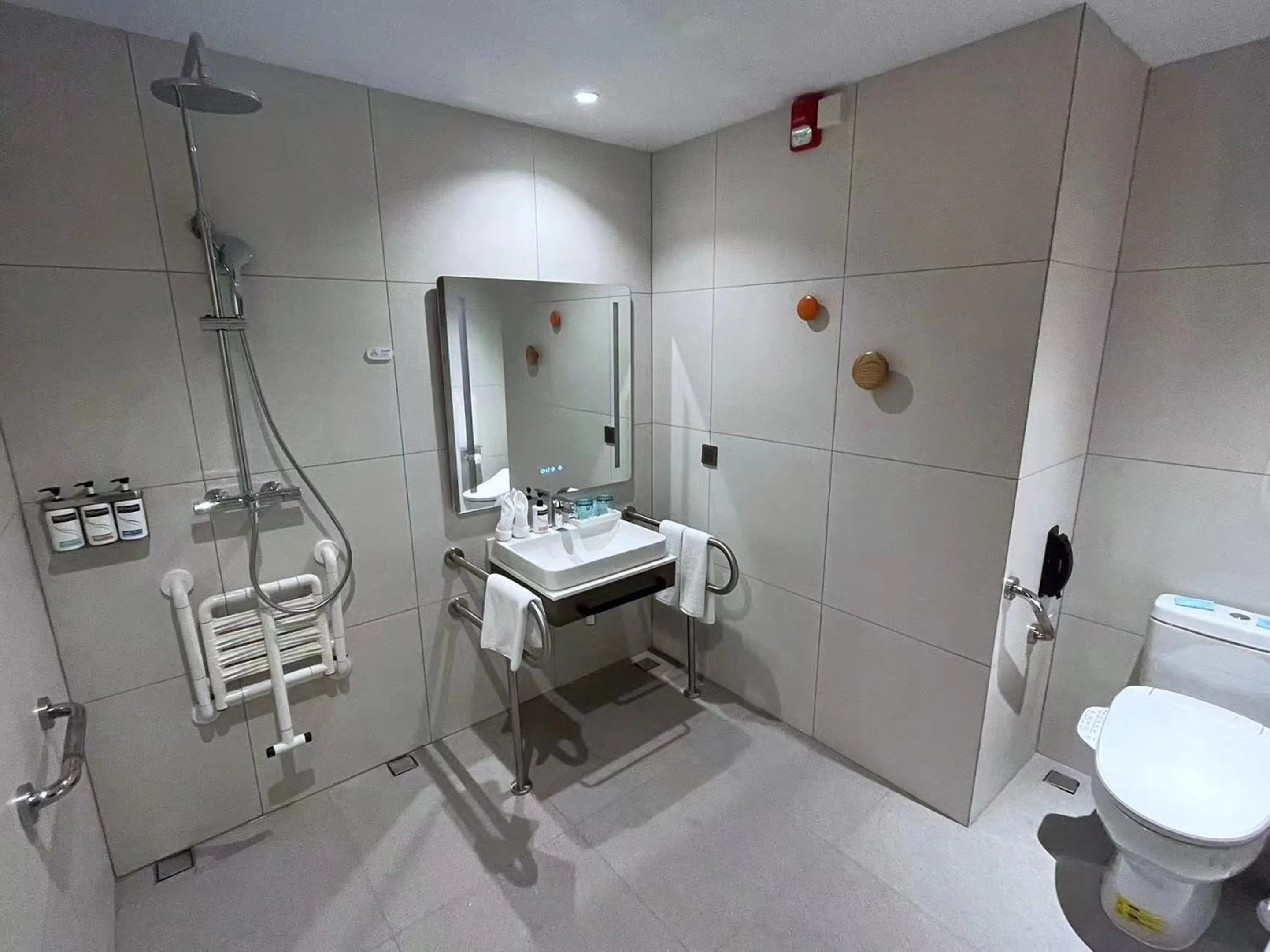 Standard King Room - Accessible in Holiday Inn Express Suzhou Luzhi by IHG