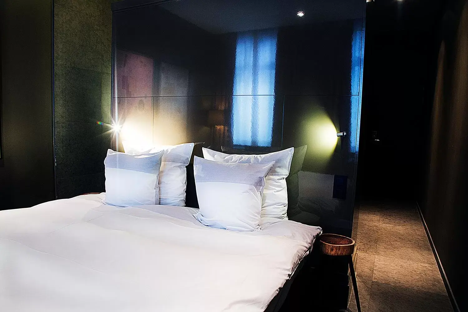 Property building, Bed in Hotel Les Nuits