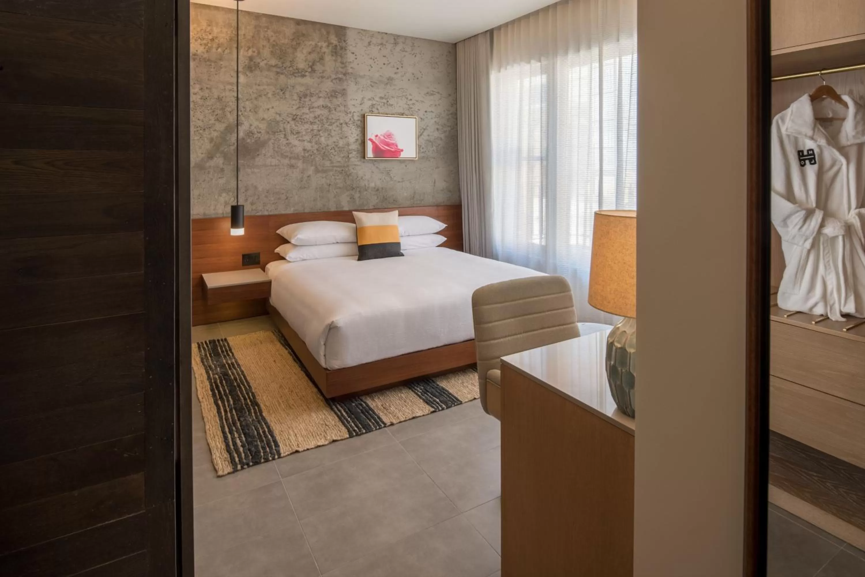 Photo of the whole room, Bed in The Hi-Lo, Autograph Collection