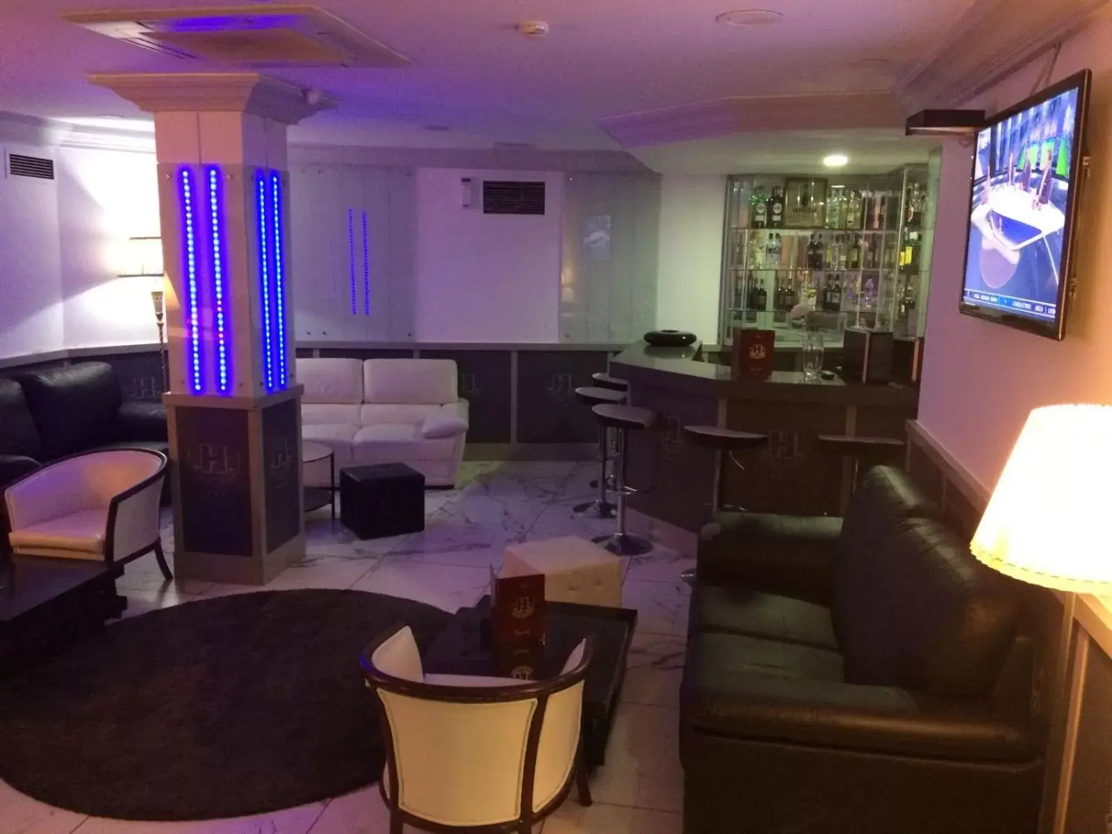 TV and multimedia, Lounge/Bar in Hotel Excelsior