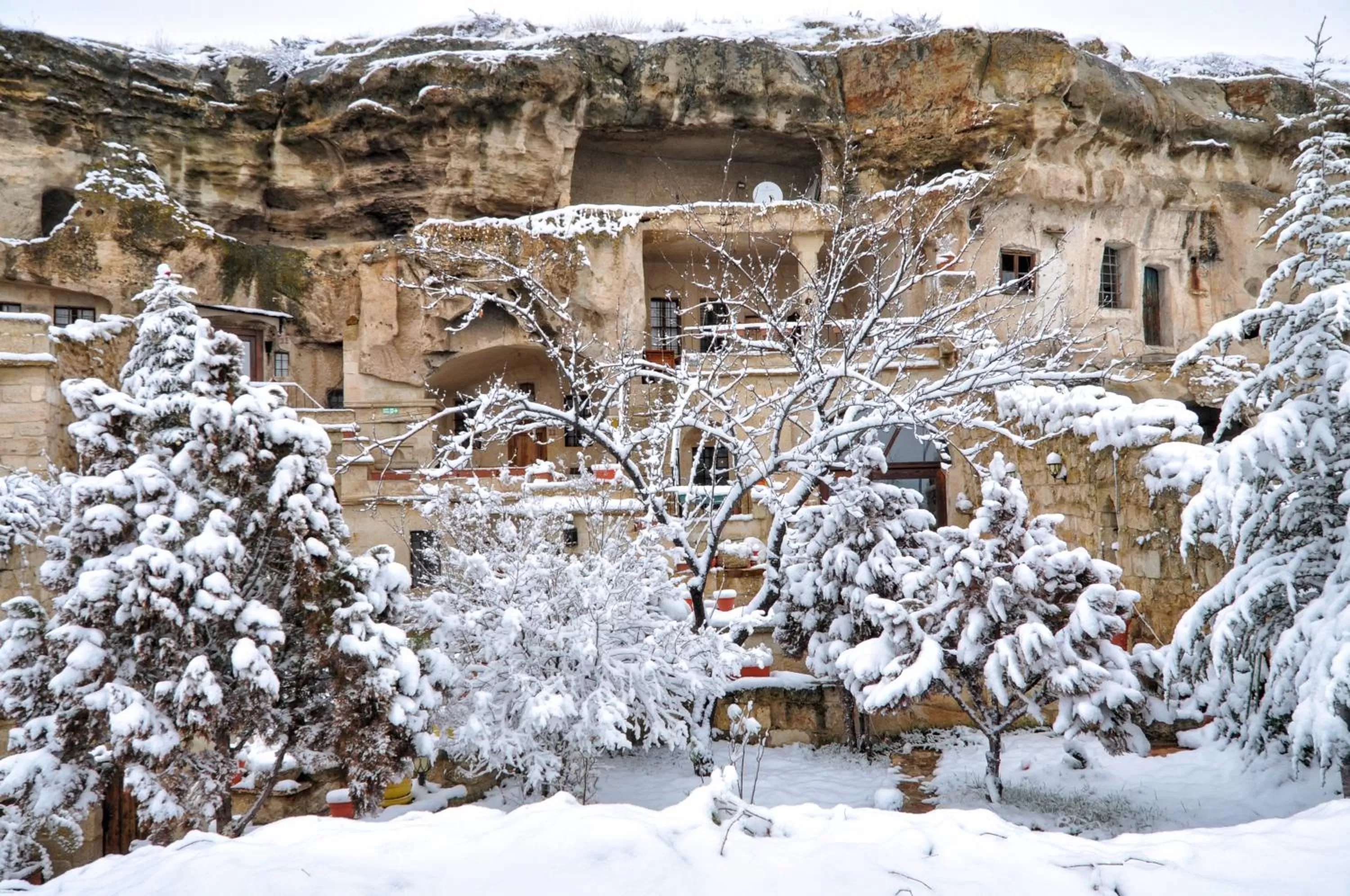 Winter in 4 Oda Cave House - Special Class