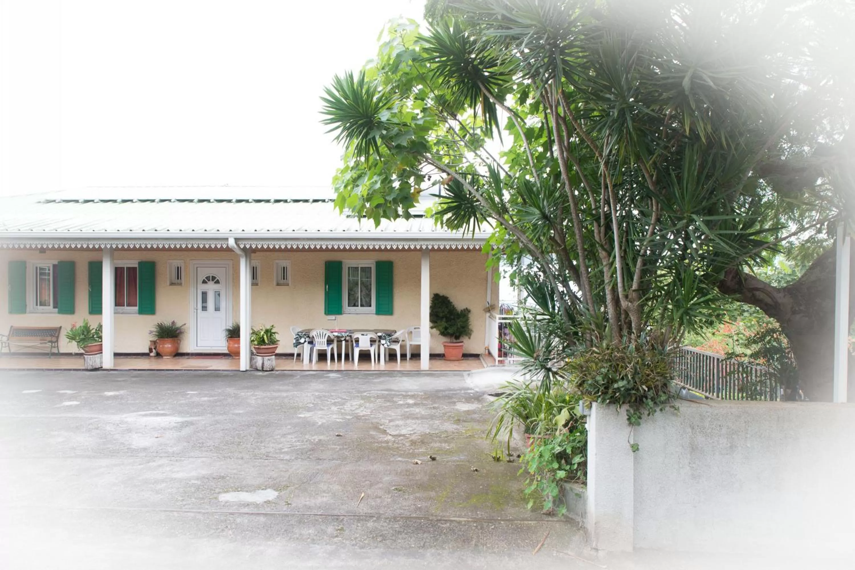 Facade/entrance in La Résidence des Caféiers - Le Tampon