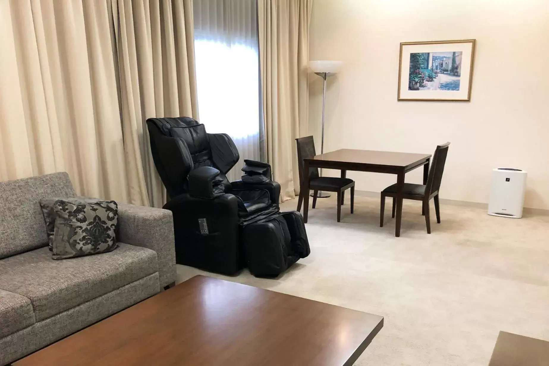 Living room, Seating Area in Art Hotel Narita