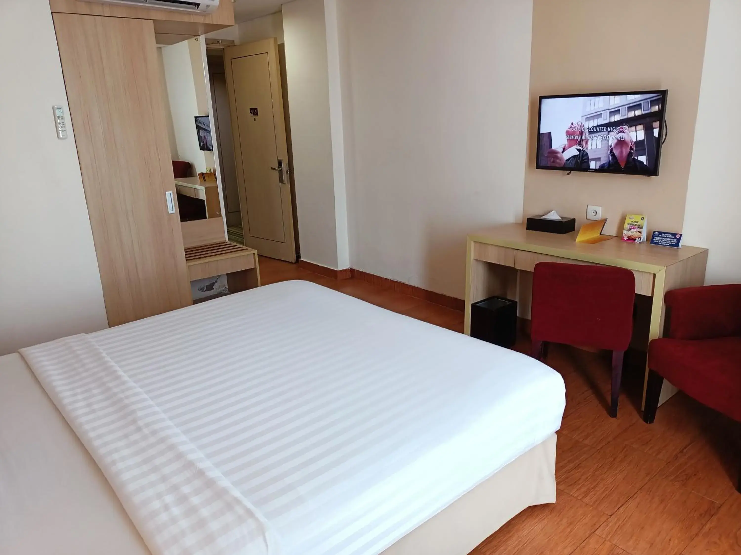 Superior Double Room in Days Hotel And Suites Jakarta Airport Superior Double Room in Days Hotel And Suites Jakarta Airport