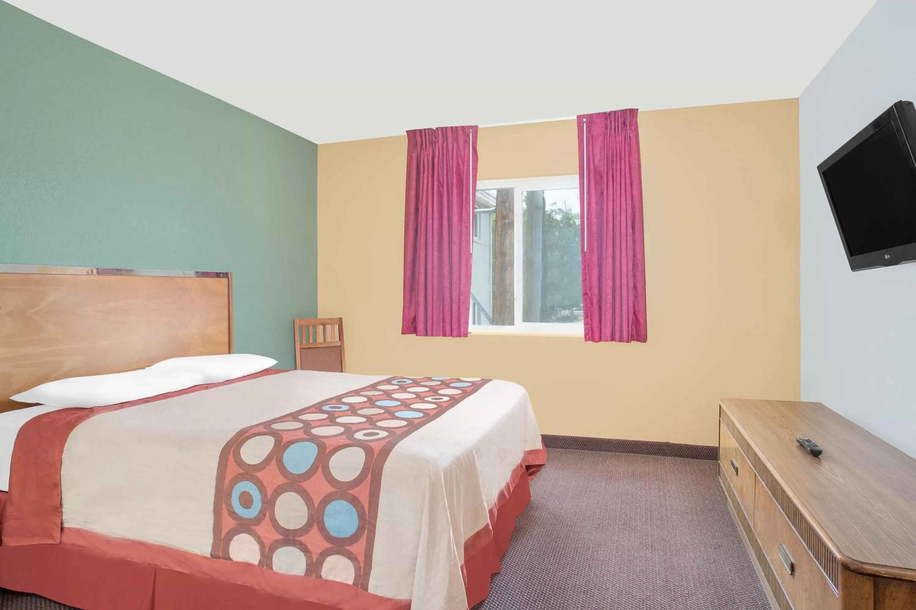 Day, Bed in Super 8 by Wyndham St. George UT