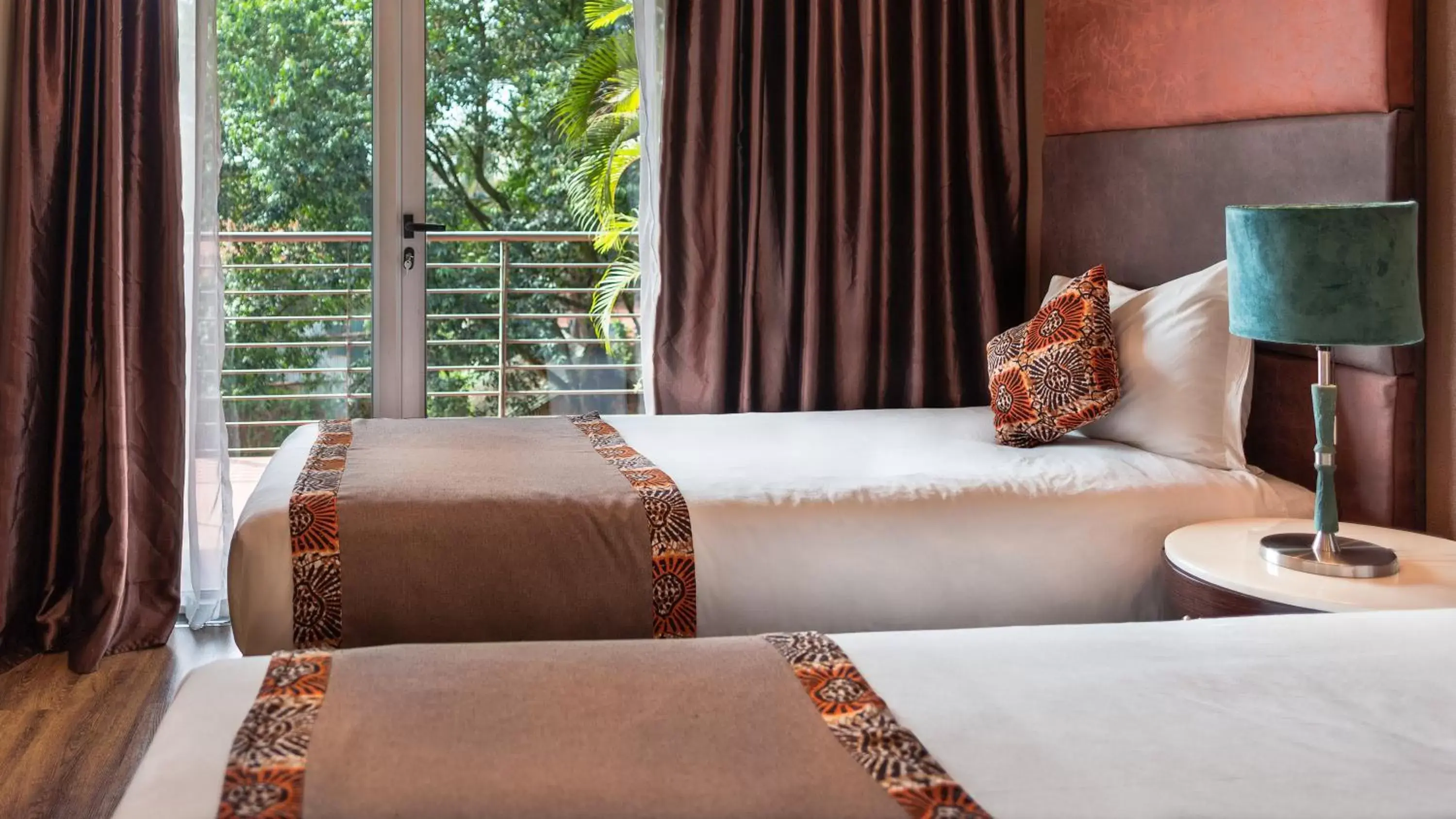 Bedroom, Bed in Kabira Country Club