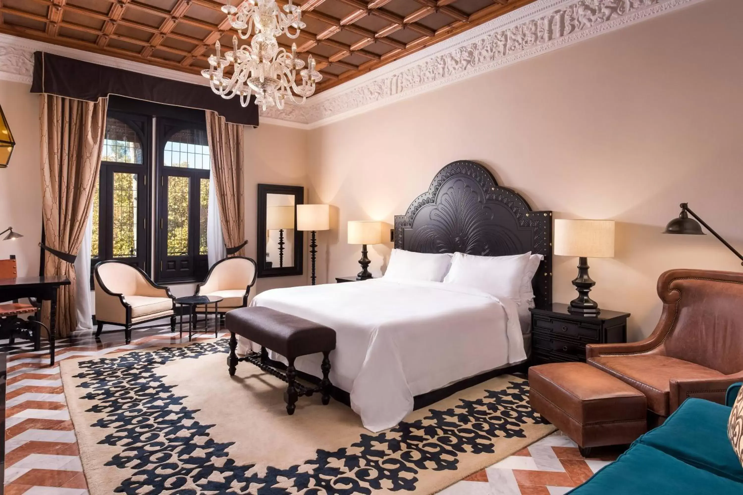 Photo of the whole room, Bed in Hotel Alfonso XIII, a Luxury Collection Hotel, Seville