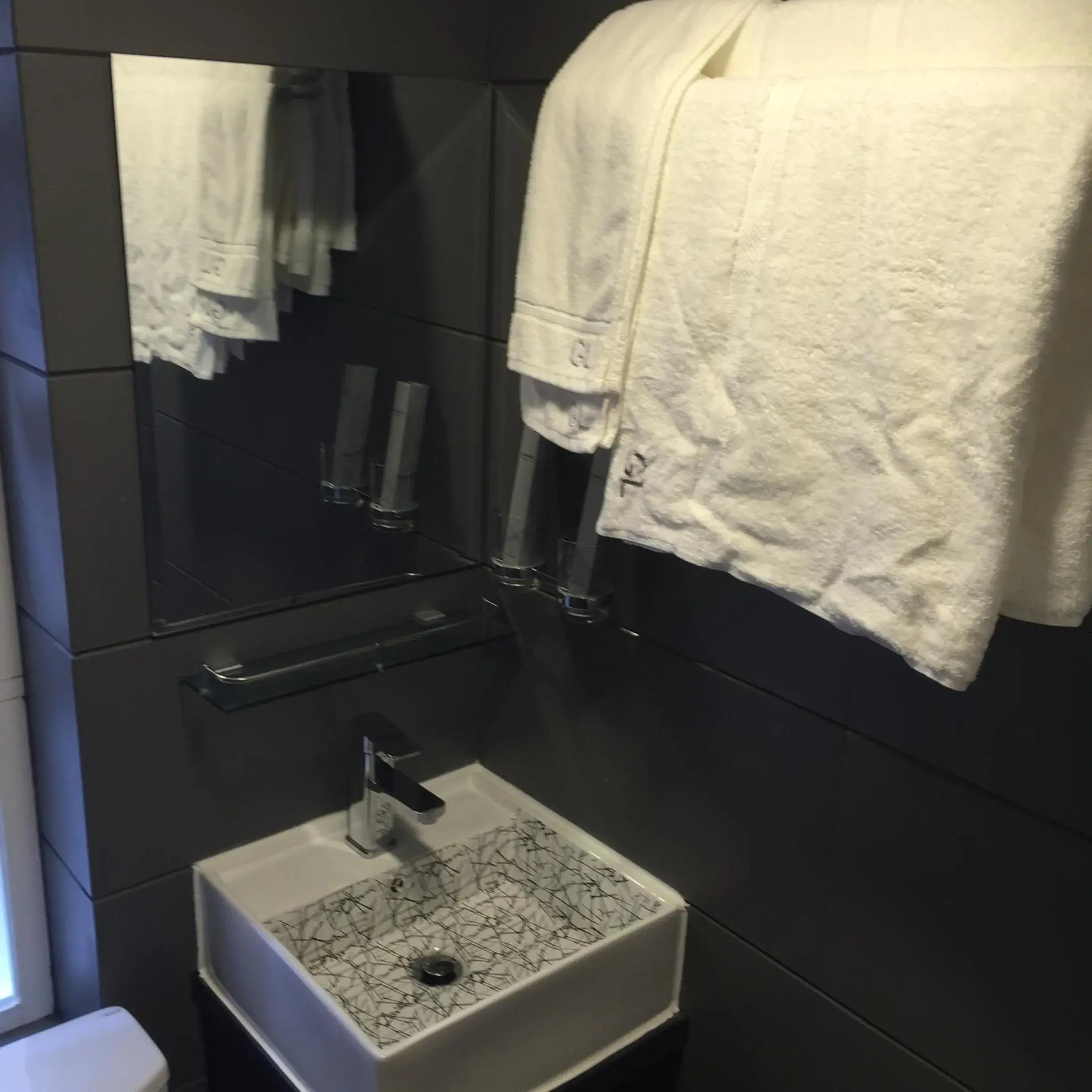 Toilet, Bathroom in Seasons Hotel – Causeway Bay