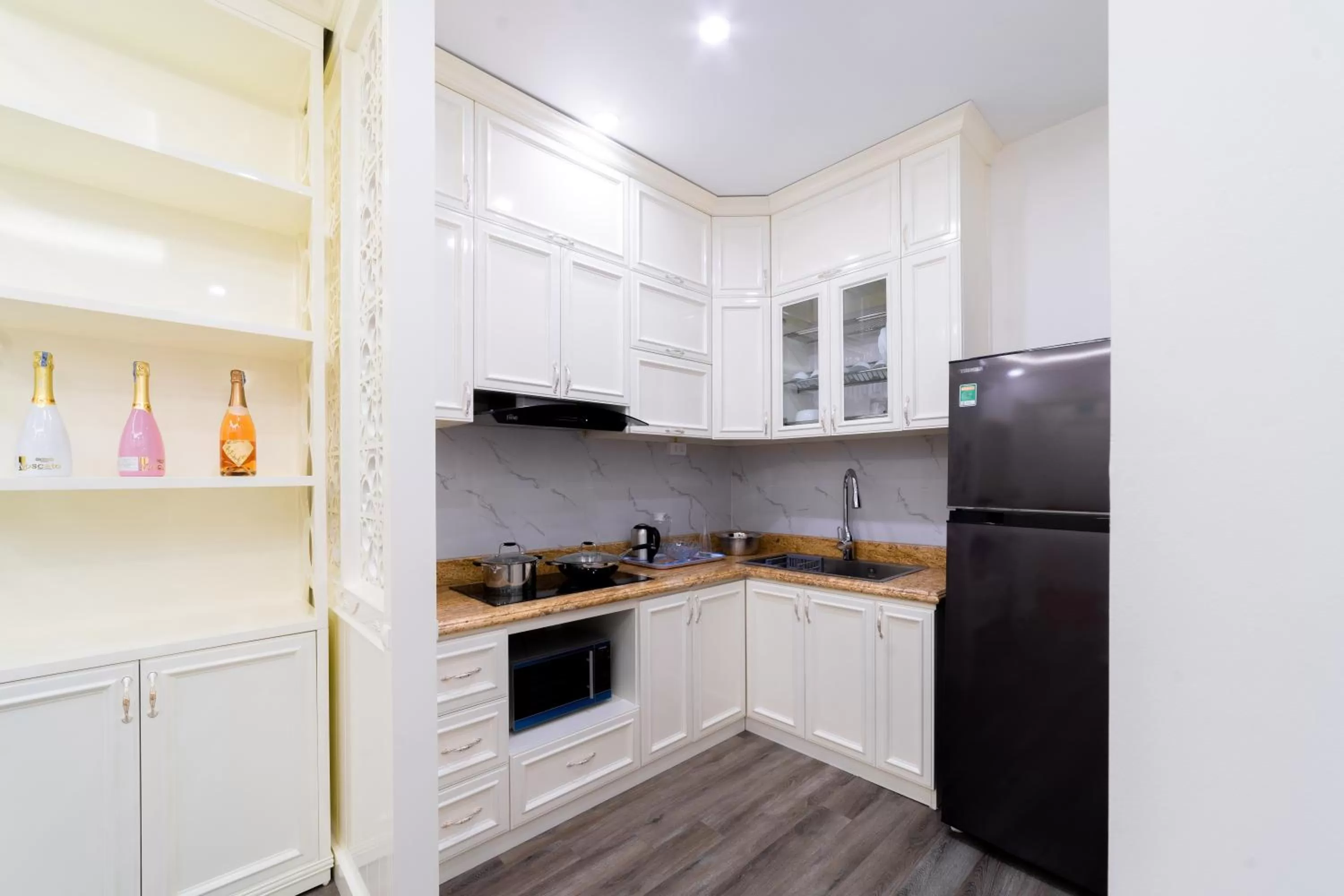 Kitchen or kitchenette in Rosee Apartment Hotel