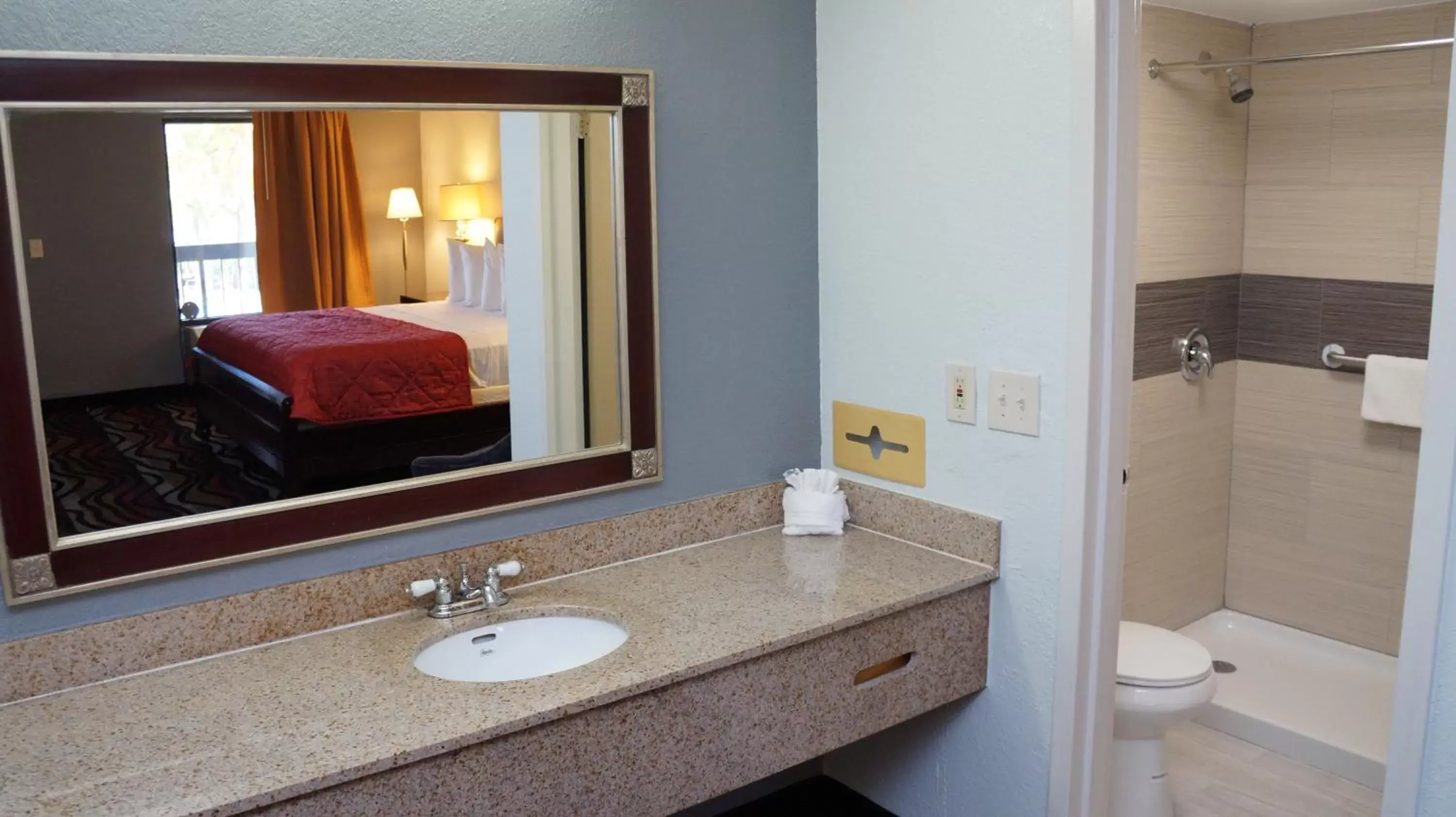 Bathroom in Riverview Inn Bathroom in Riverview Inn