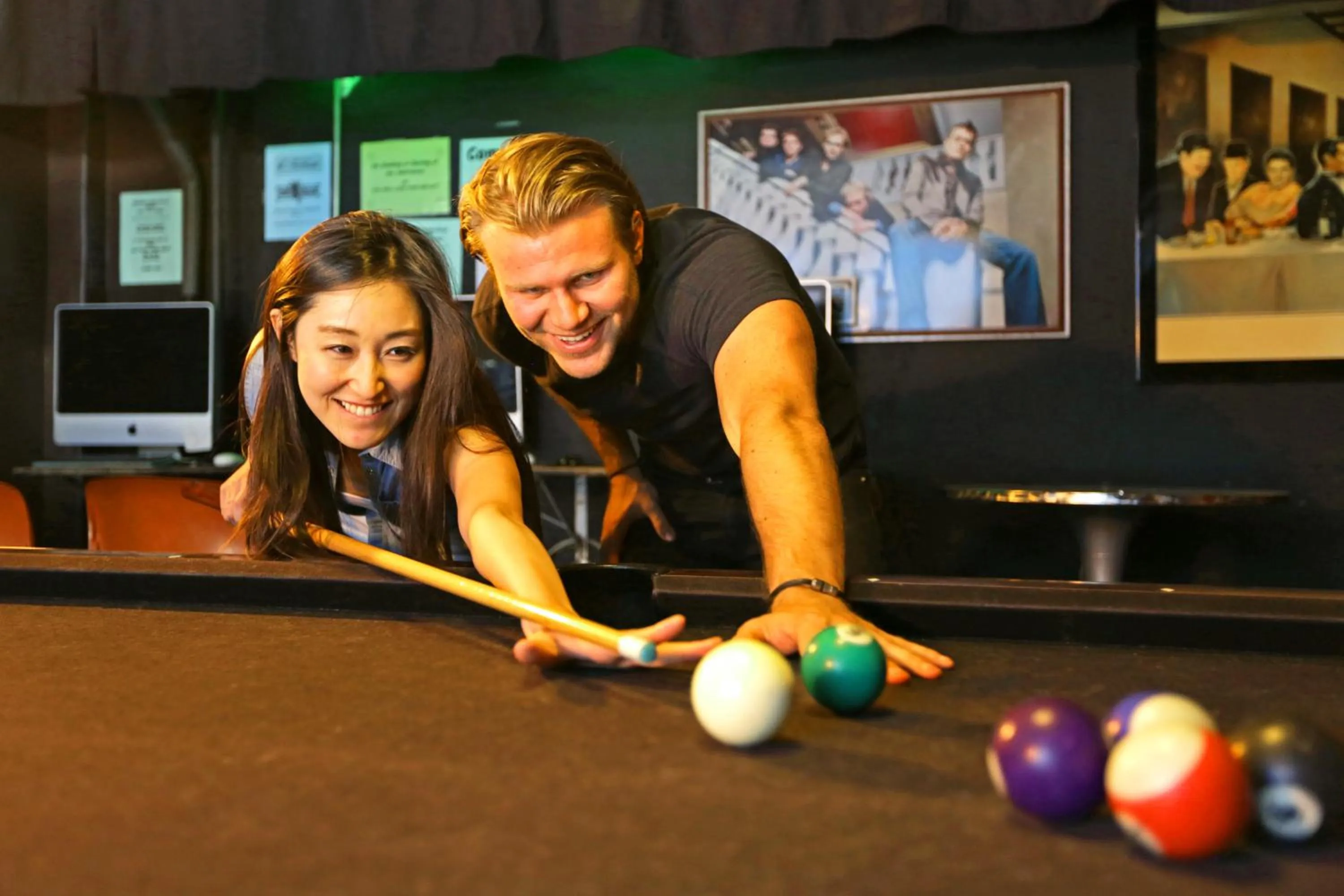 Billiard in Banana Bungalow Hollywood Hotel & Hostel