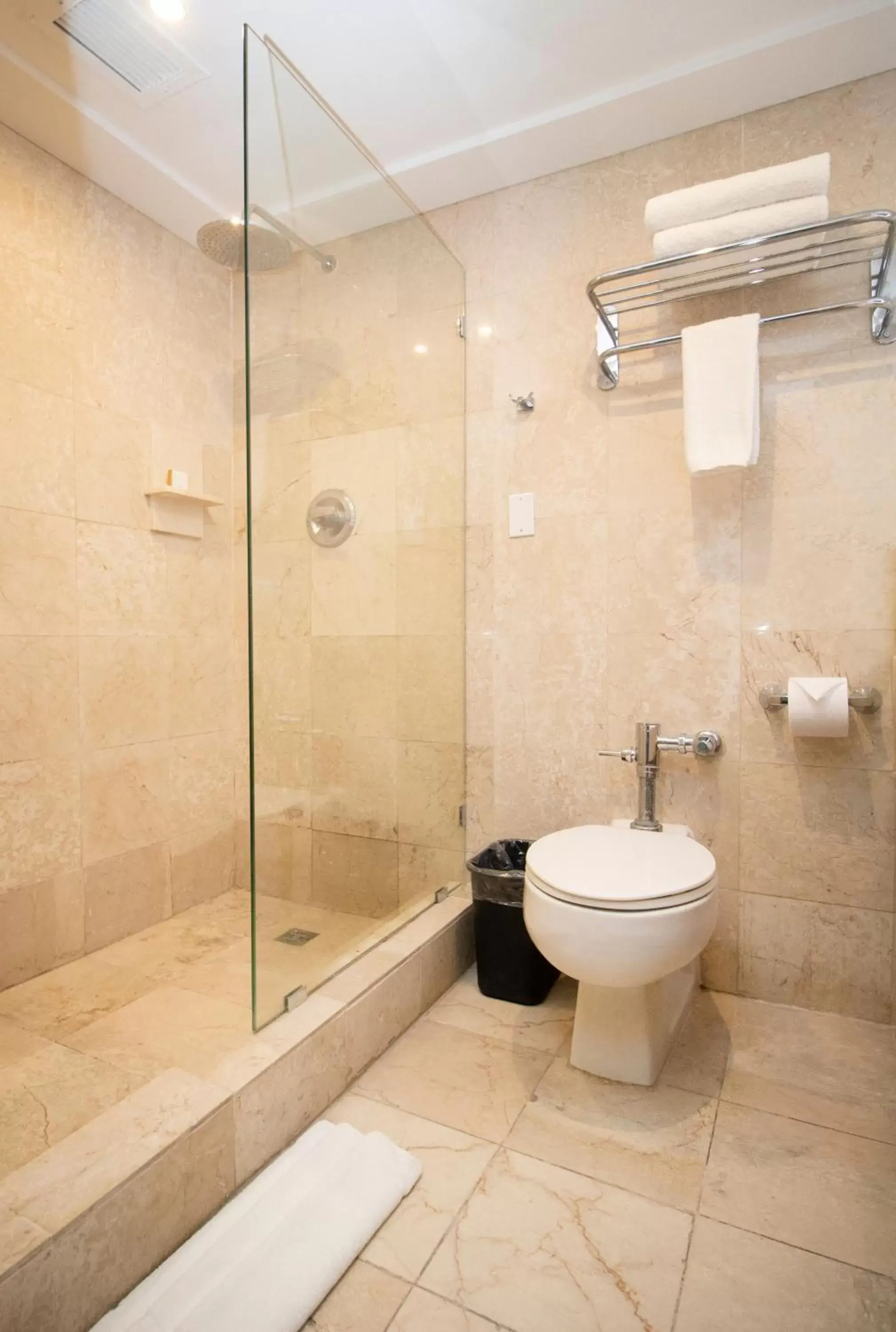 Bathroom in Hotel El Panama by Faranda Grand, a member of Radisson Individuals