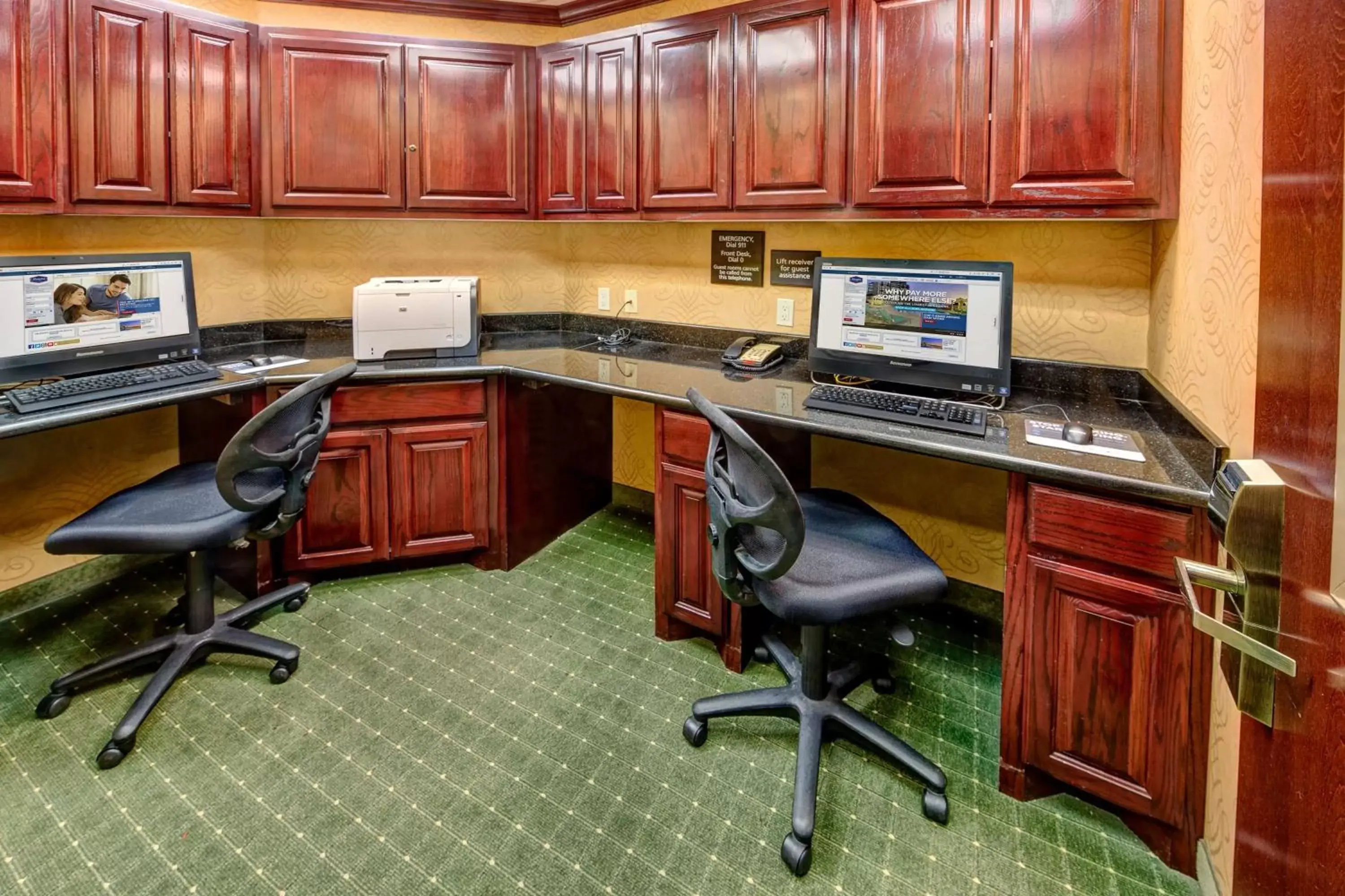 Business facilities, Business Area/Conference Room in Hampton Inn & Suites Corsicana