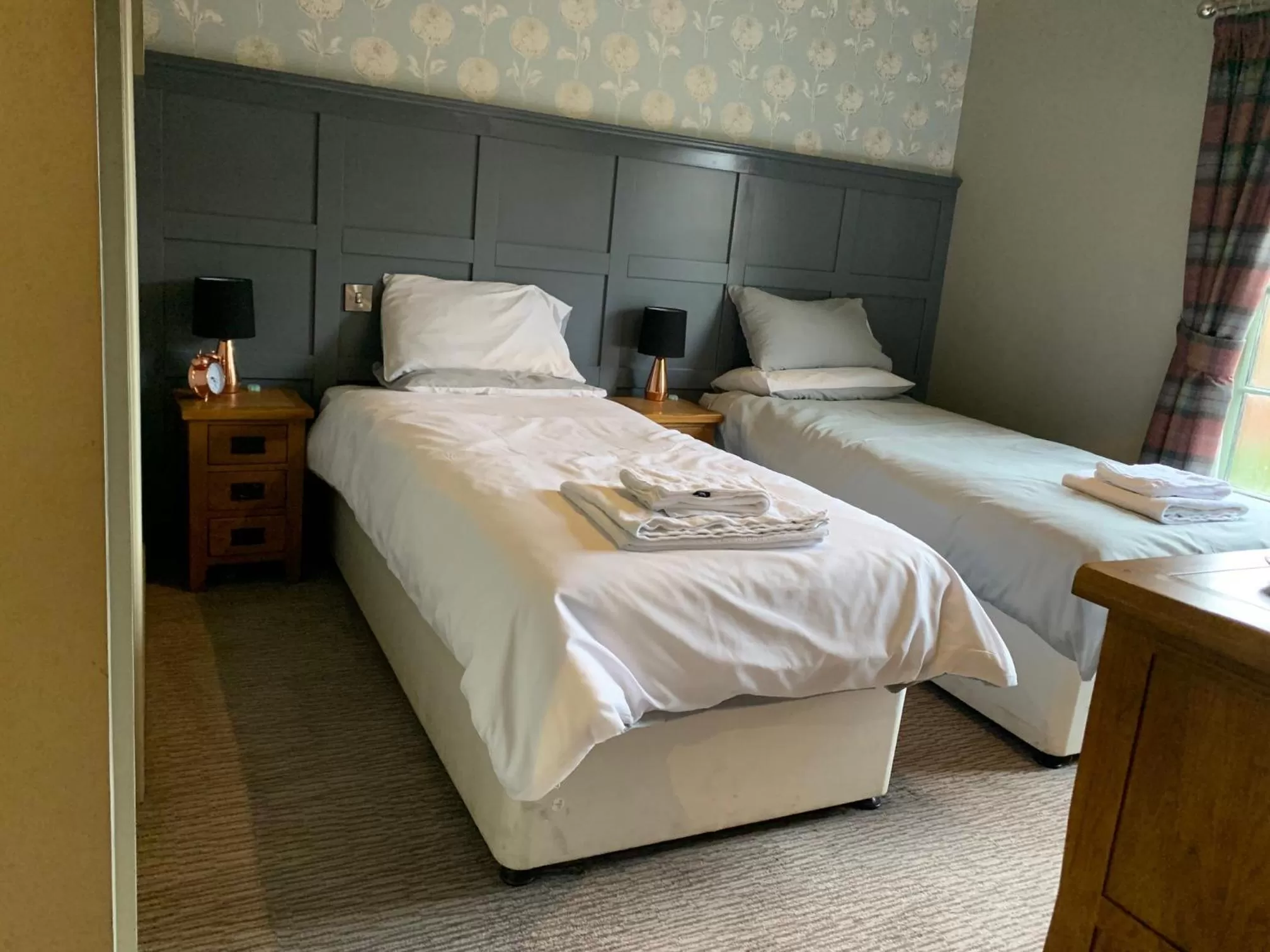 Bedroom, Bed in Crown & Anchor