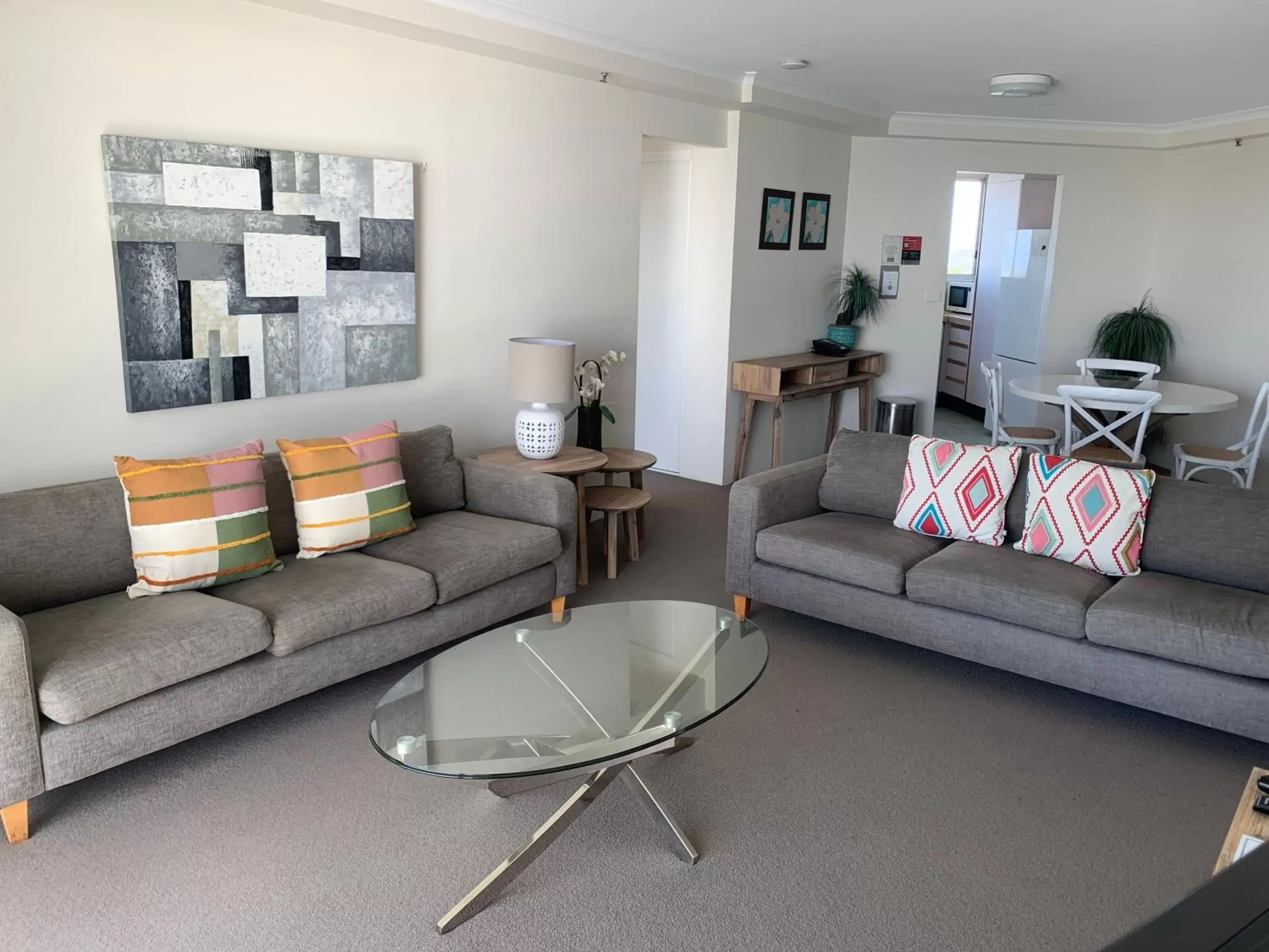 Living room, Seating Area in Ocean Plaza Resort