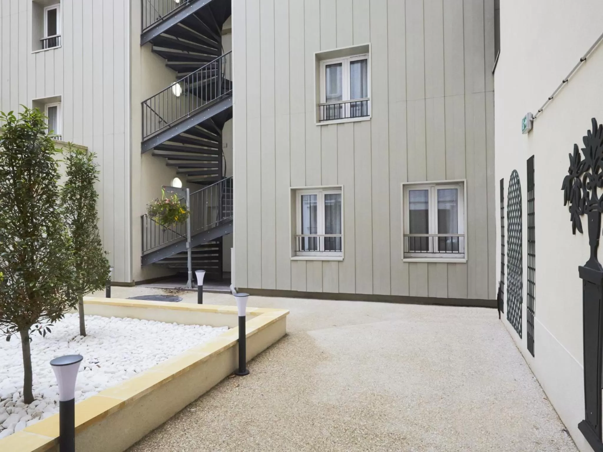Balcony/Terrace in Kyriad Paris 18 - Porte de Clignancourt - Montmartre