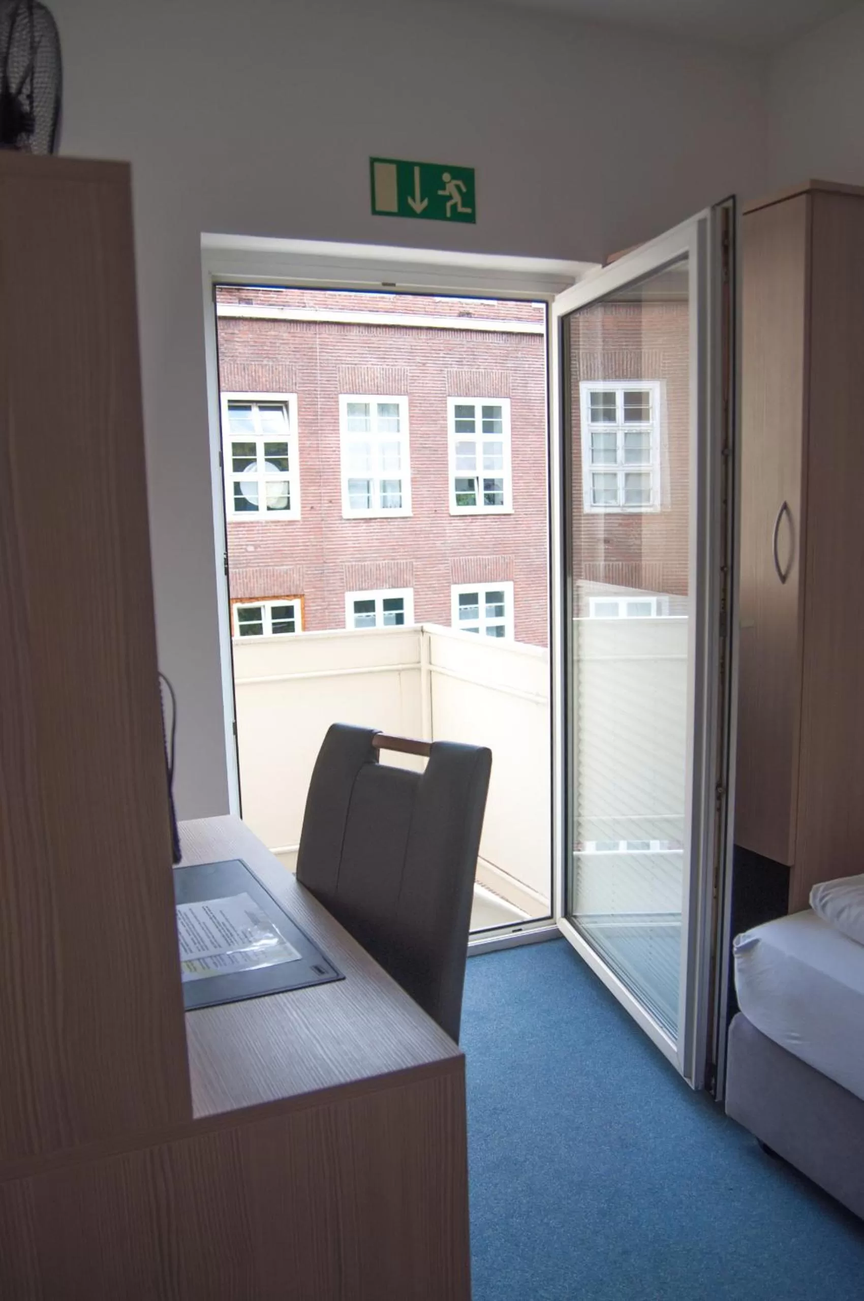 Bedroom, Bed in also-Hotel an der Hardt