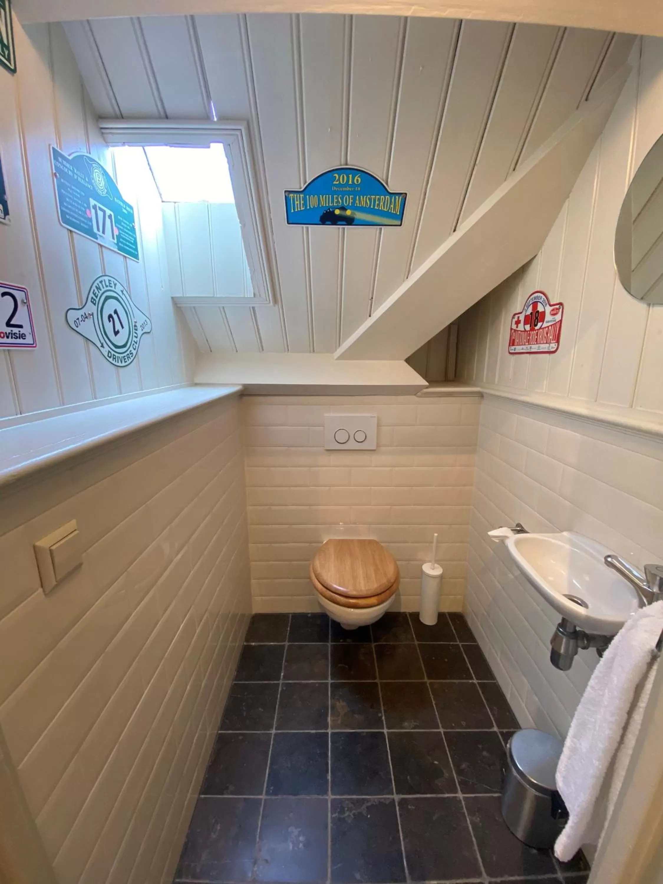 Toilet in Logement aan de Vecht