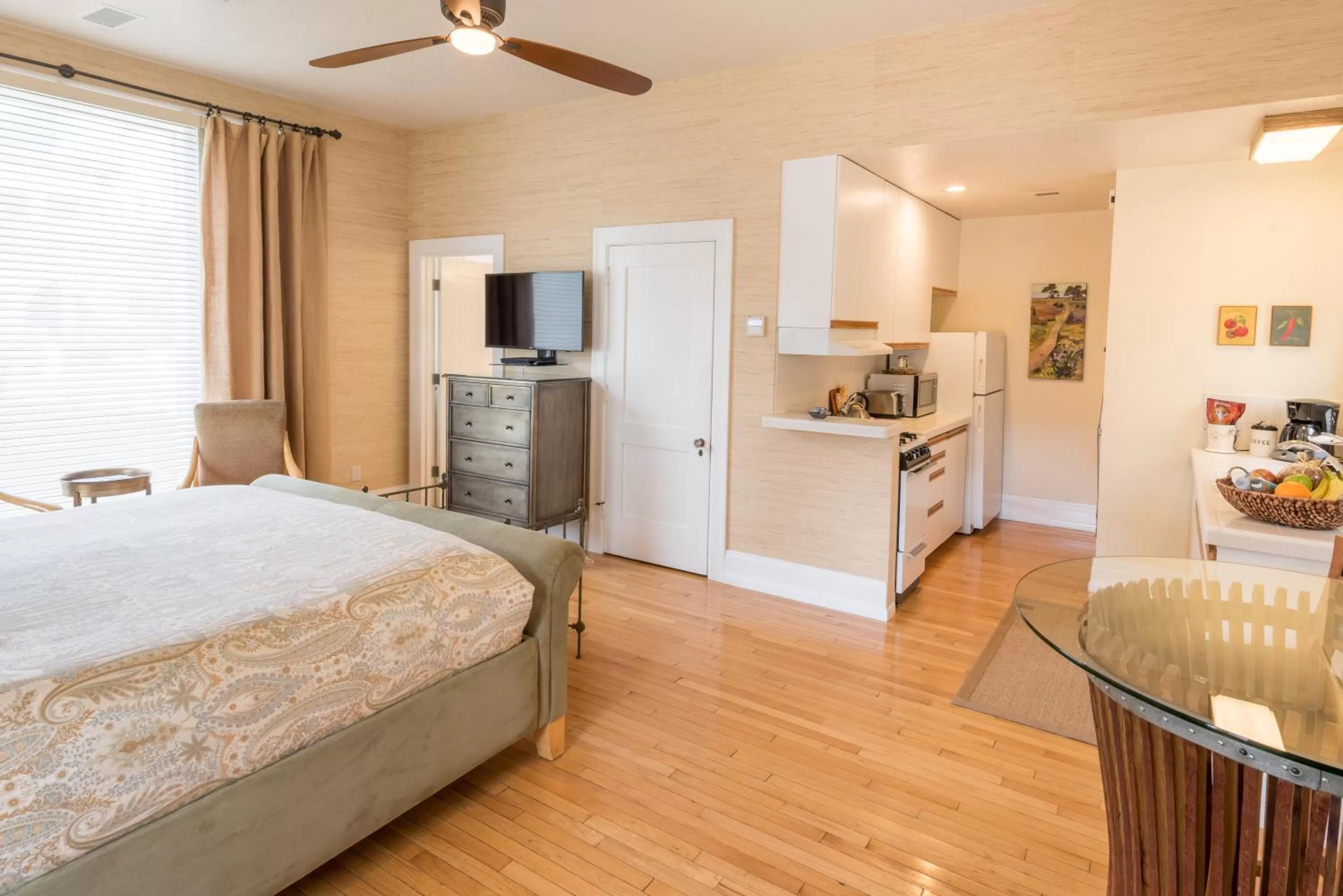 TV and multimedia, Bed in Harbor House Inn