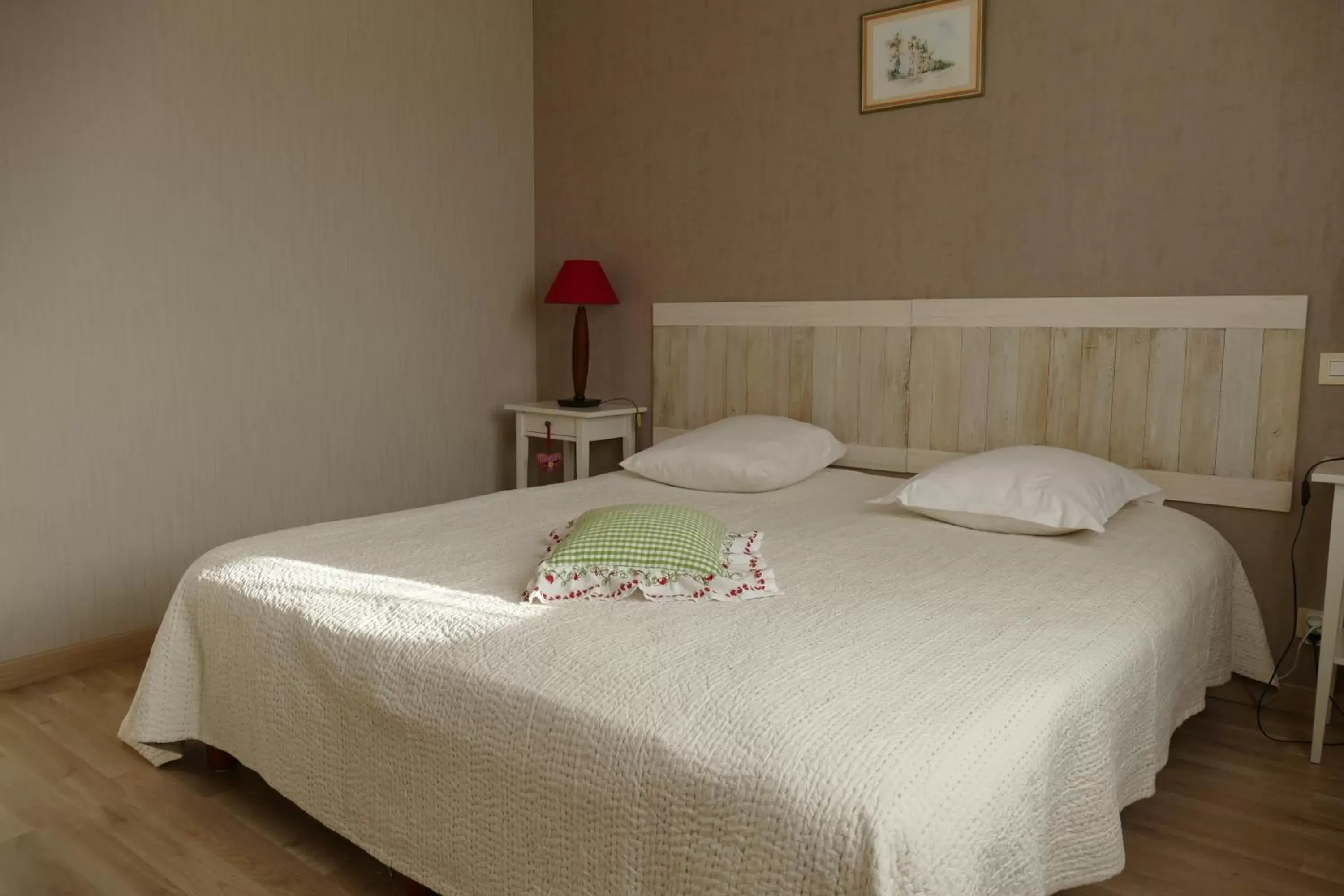 Bedroom, Bed in Le Clos des Perraudières