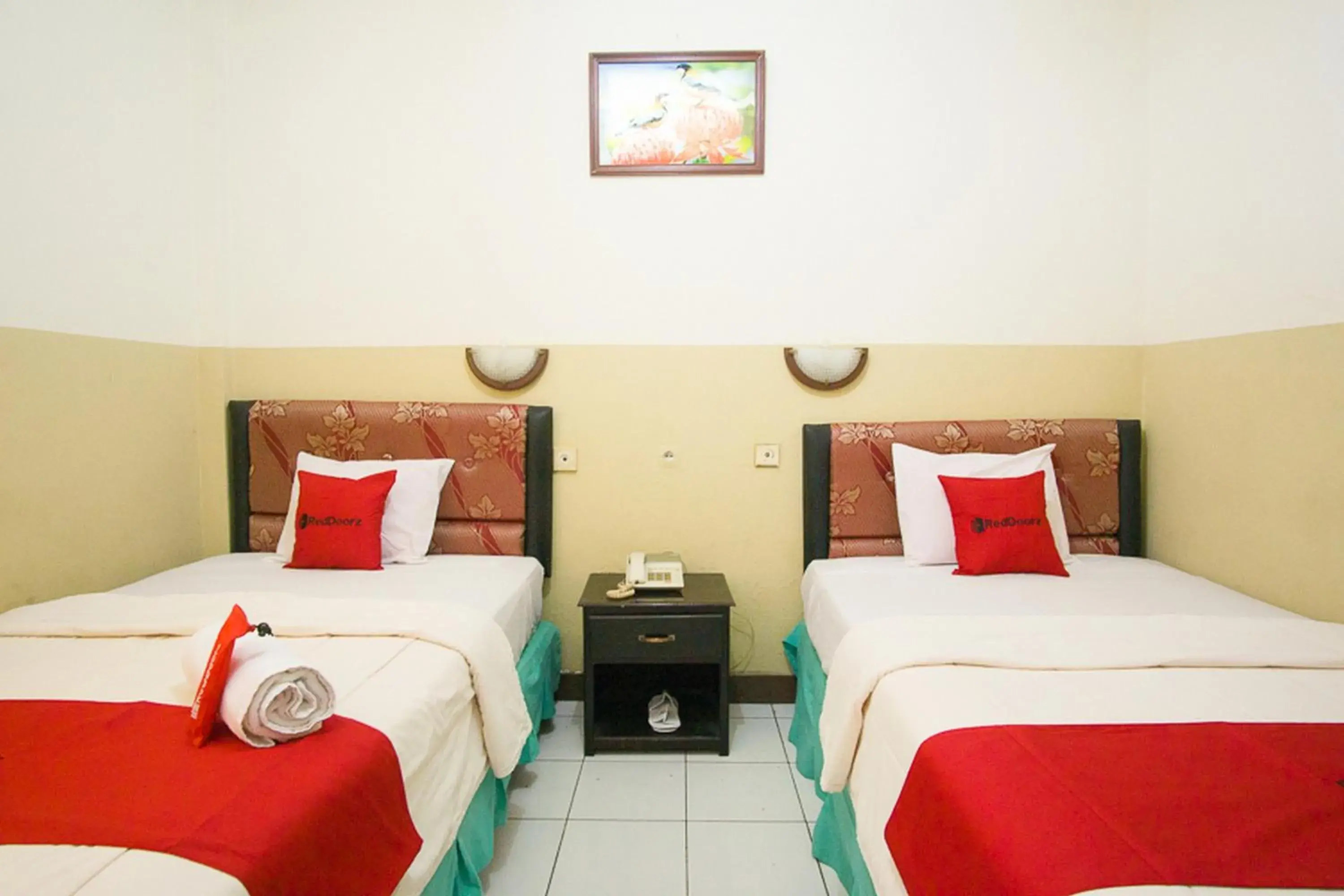 Bedroom, Bed in RedDoorz plus near Pelabuhan Bitung