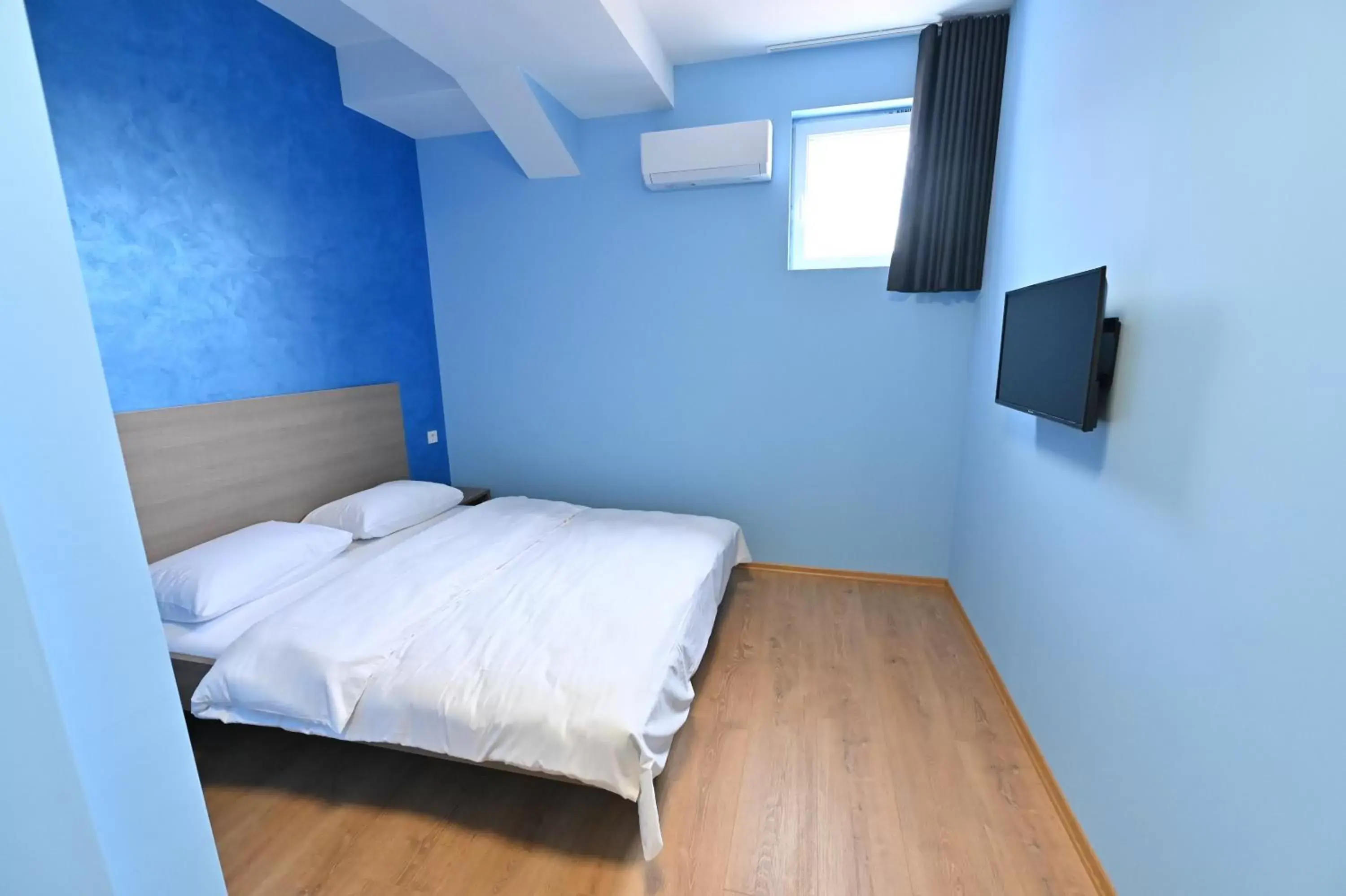 Queen Room in Easy Apartments Kumanovo Queen Room in Easy Apartments Kumanovo