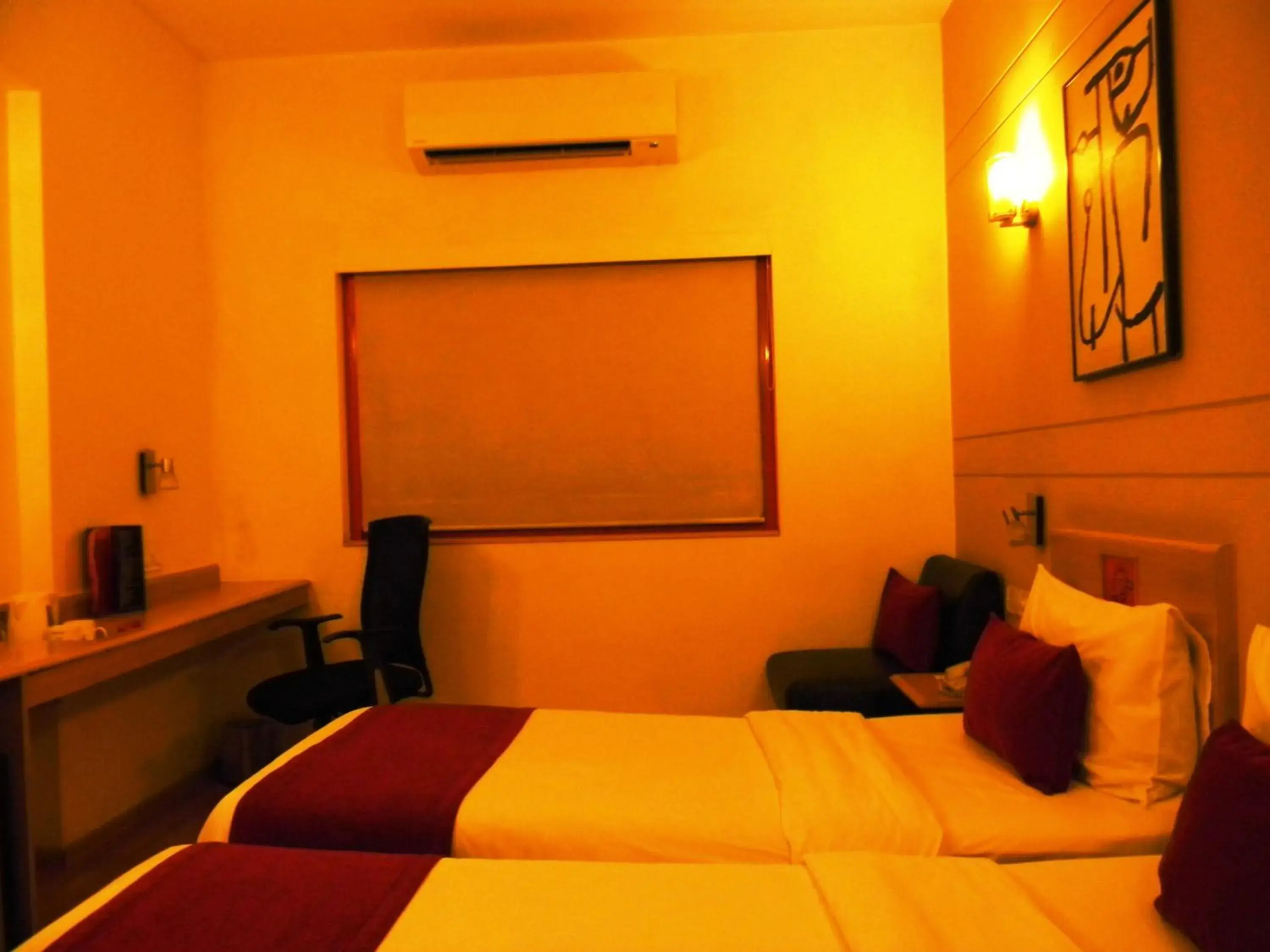 Bedroom, Bed in Red Fox Hotel, East Delhi