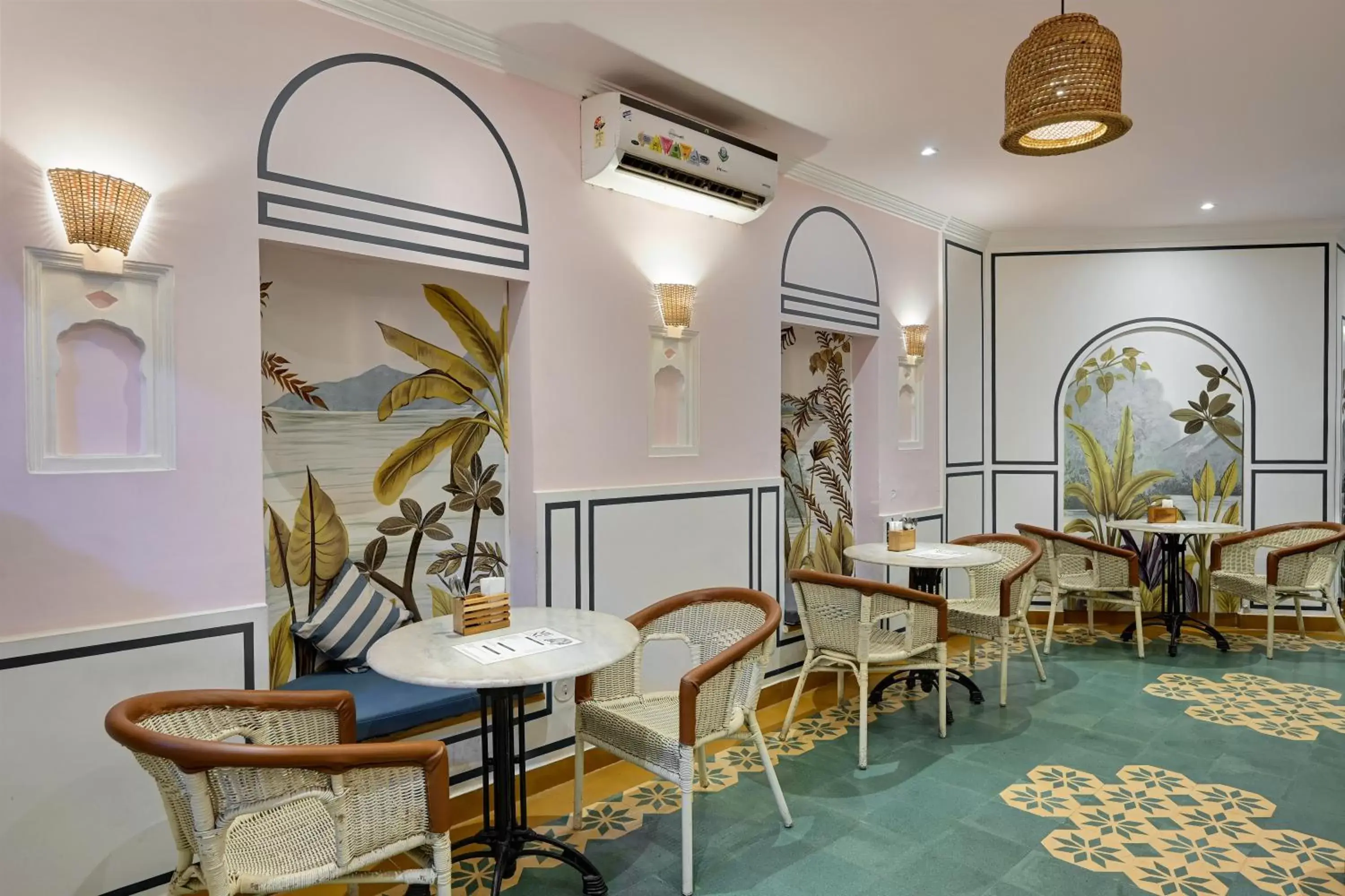 Restaurant/places to eat in Swaroop Vilas - Lake Facing Boutique Hotel