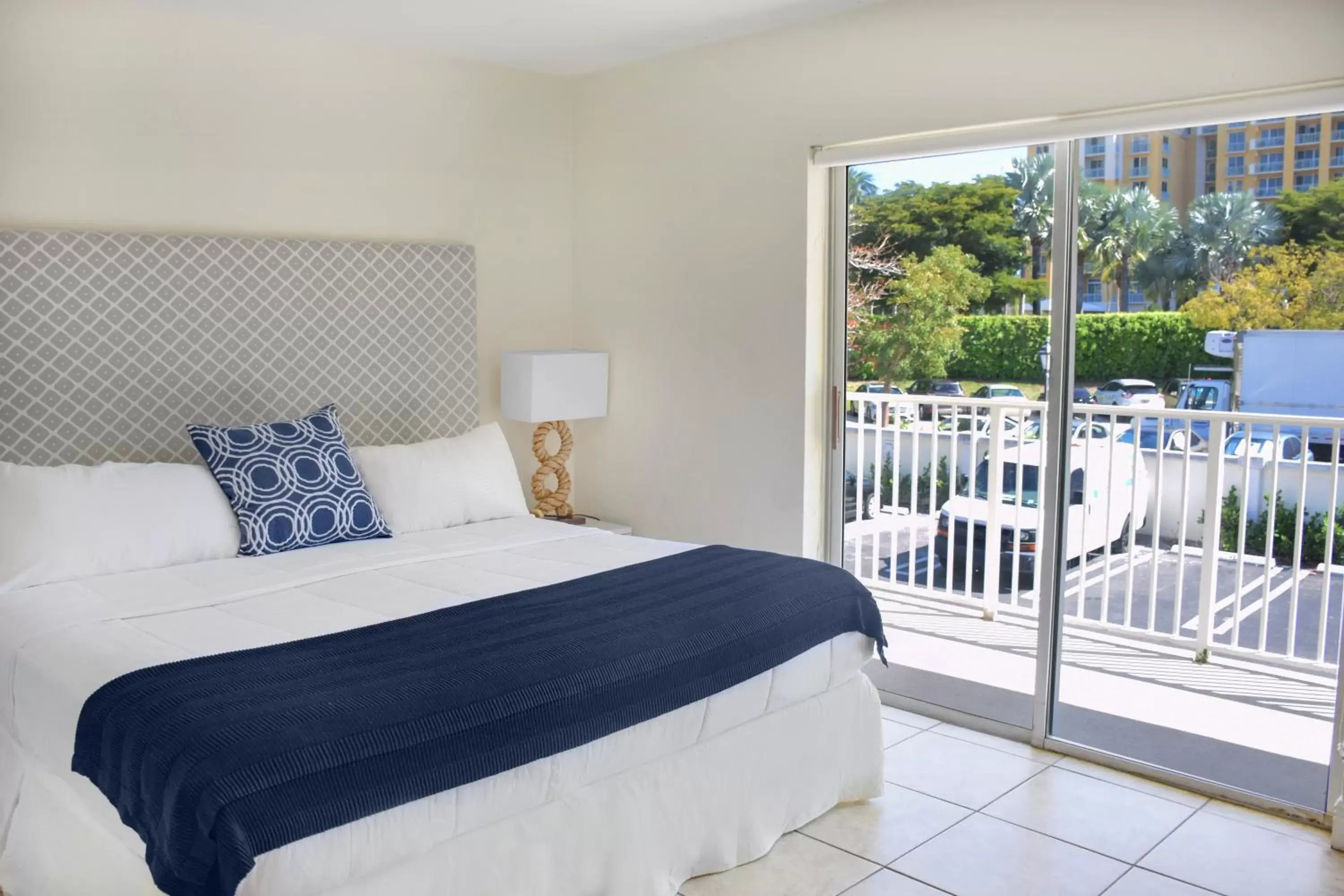 Bedroom, Bed in Coral Reef at Key Biscayne