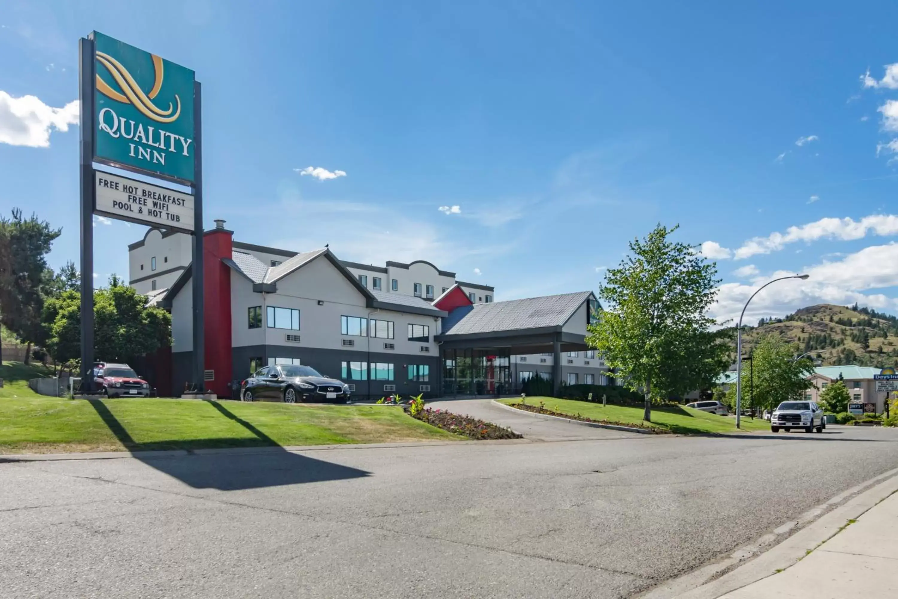 Property Building in Quality Inn Kamloops