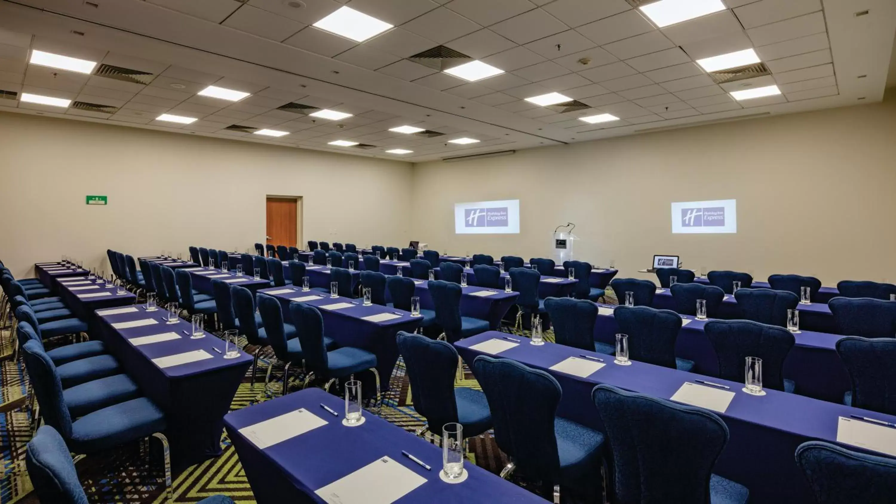 Meeting/conference room in Holiday Inn Express Puebla, an IHG Hotel