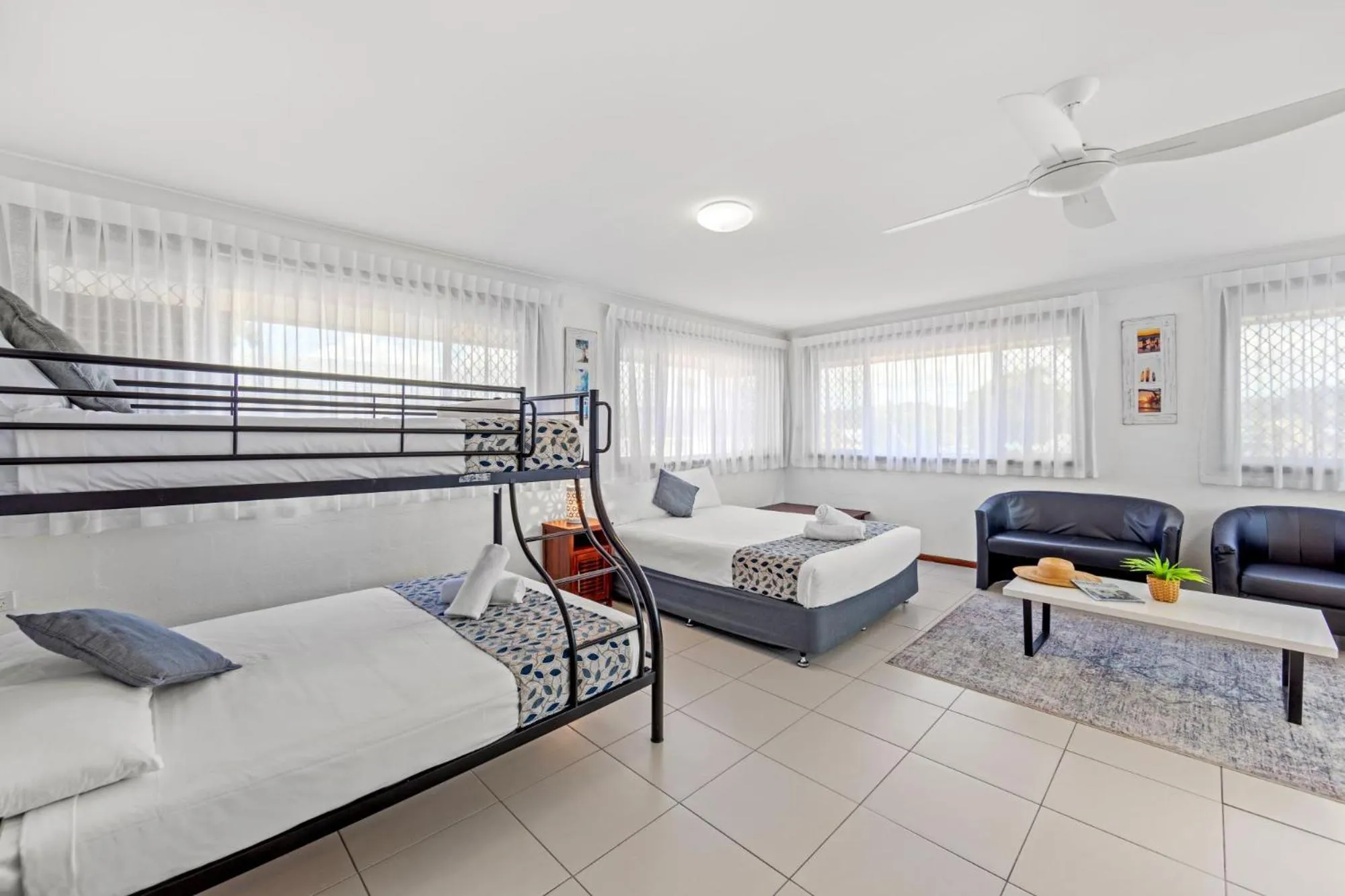 Bed in Pottsville Beach Motel