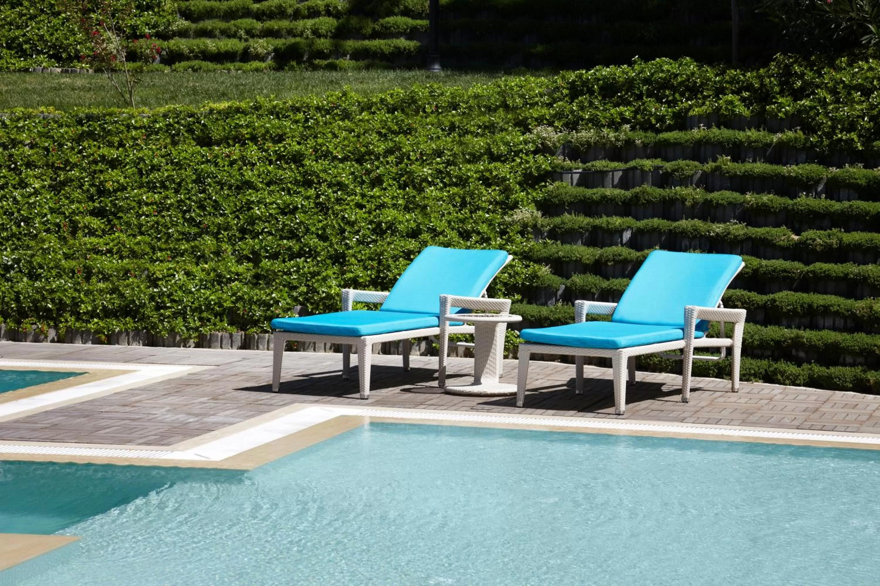 Swimming pool in Istanbul Gonen Hotel