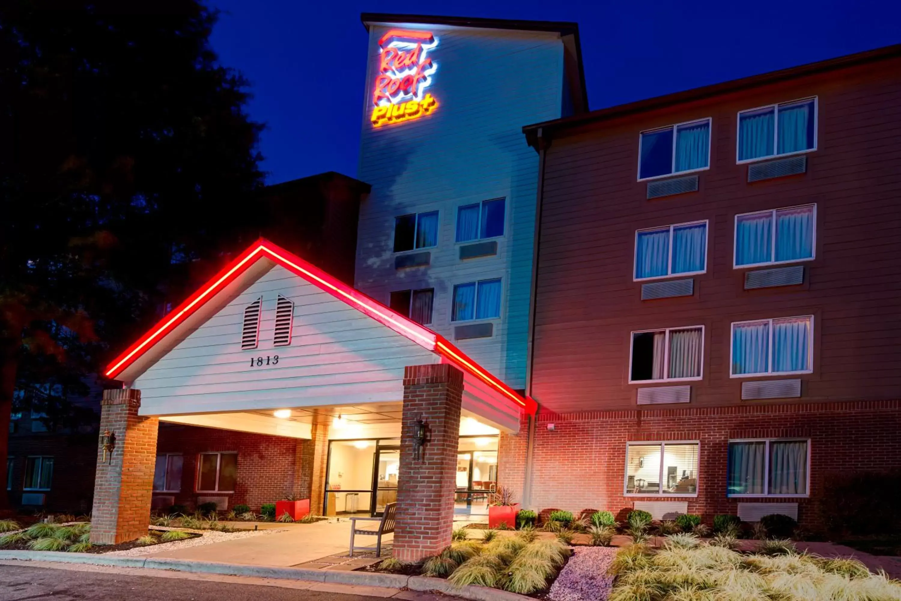 Property Building in Red Roof Inn PLUS Raleigh Downtown NCSU Conv Center