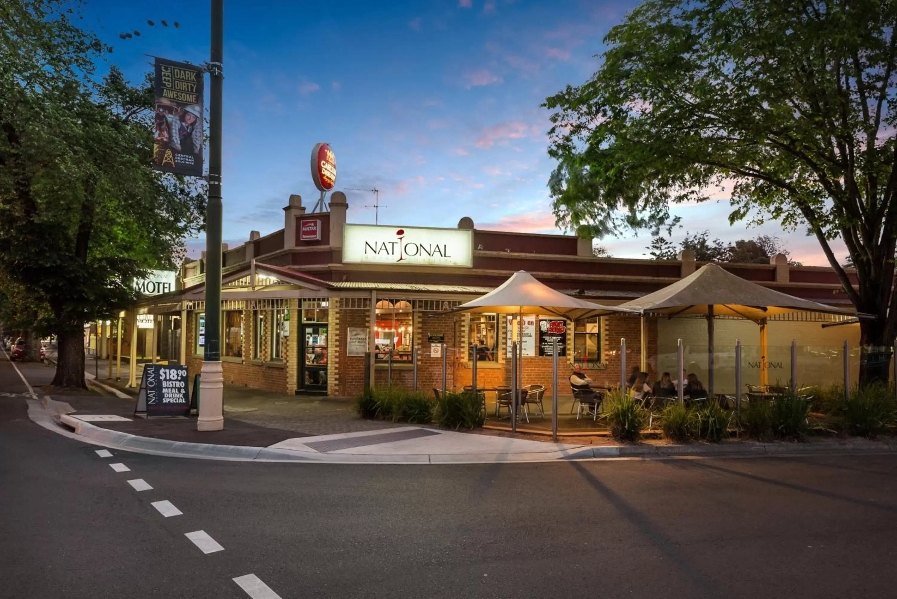 Facade/entrance, Property Building in National Hotel Complex Bendigo