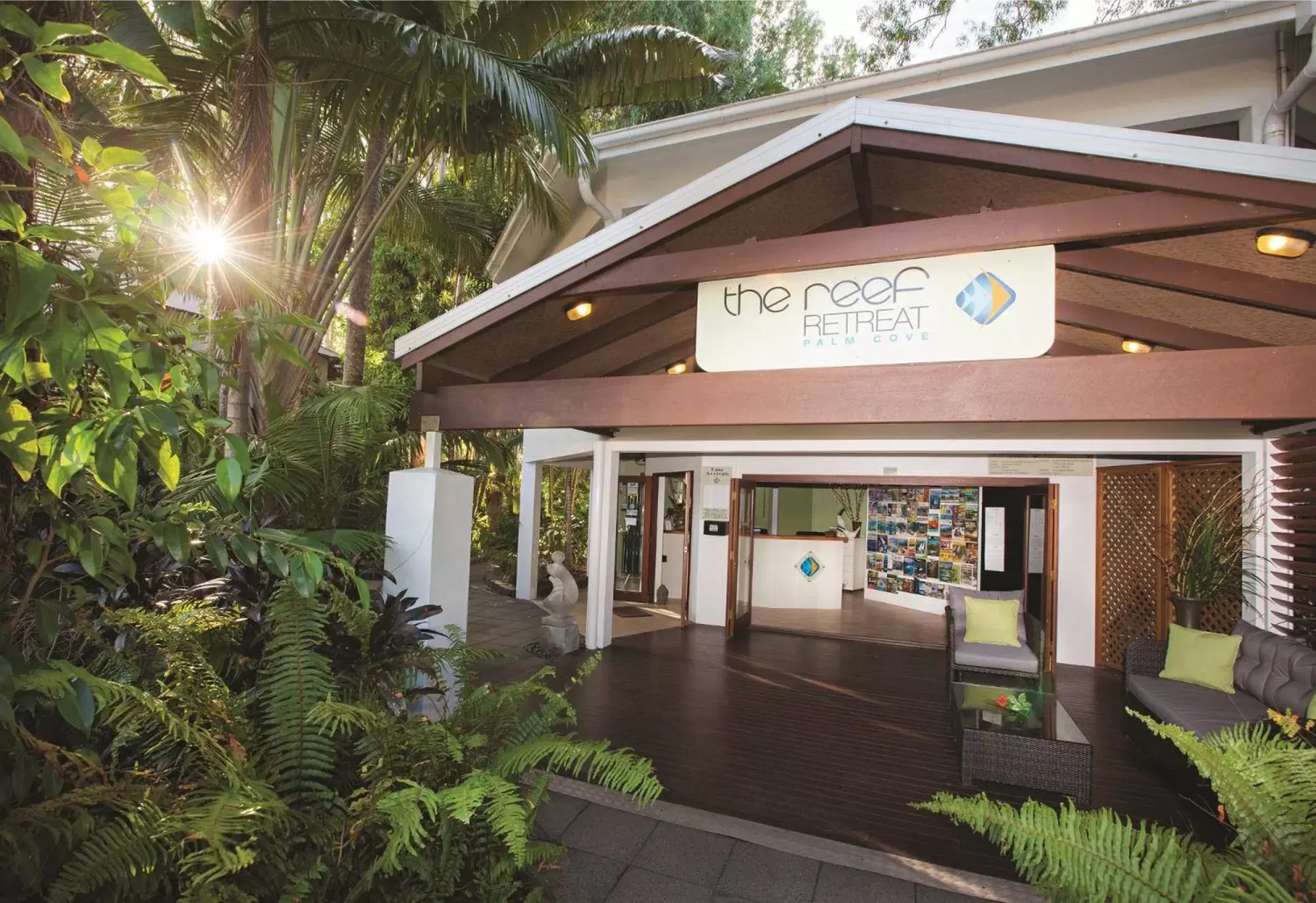 Facade/entrance in The Reef Retreat Palm Cove