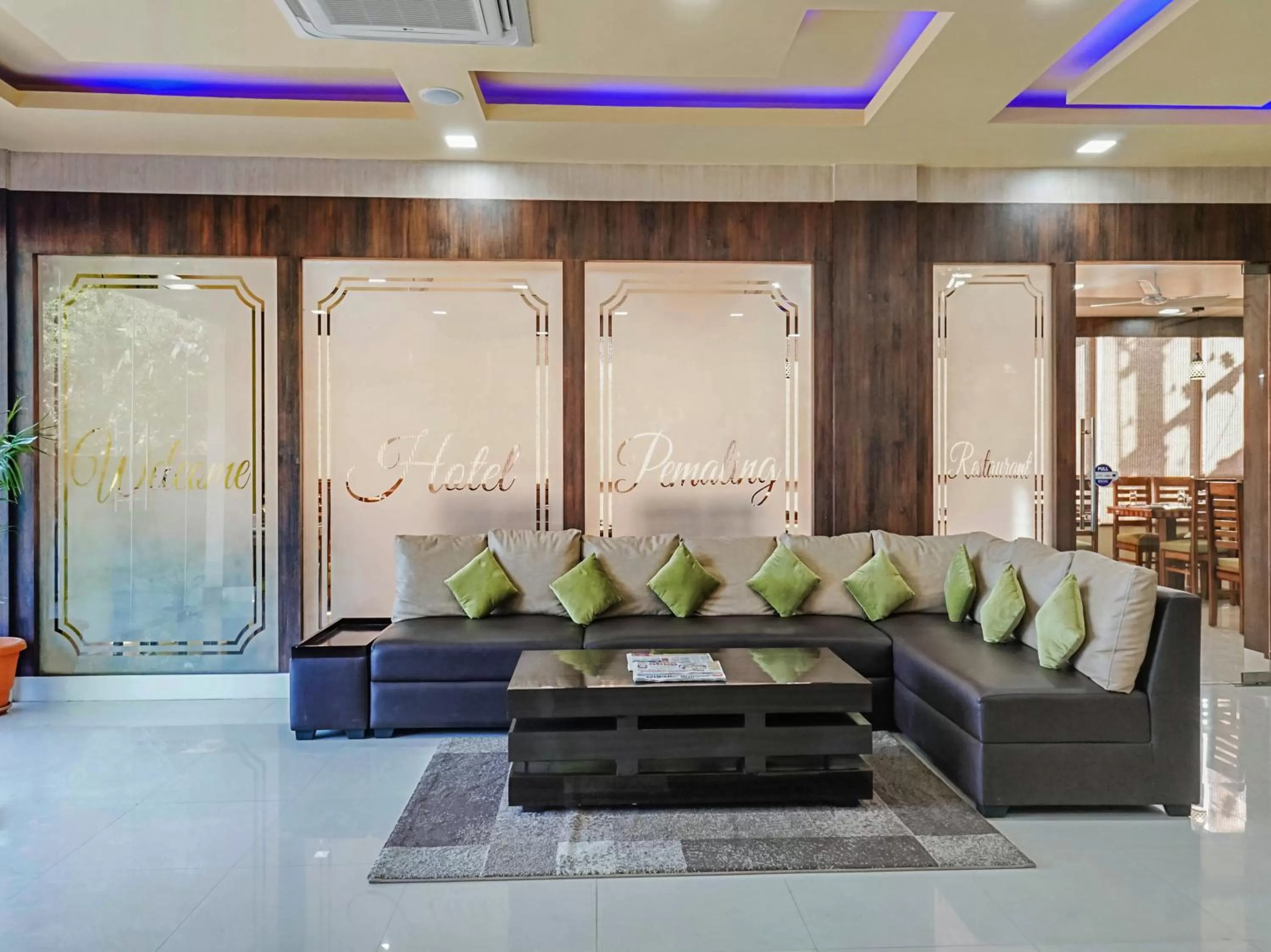 Lobby or reception in Pemaling Lords Eco Inn Guwahati